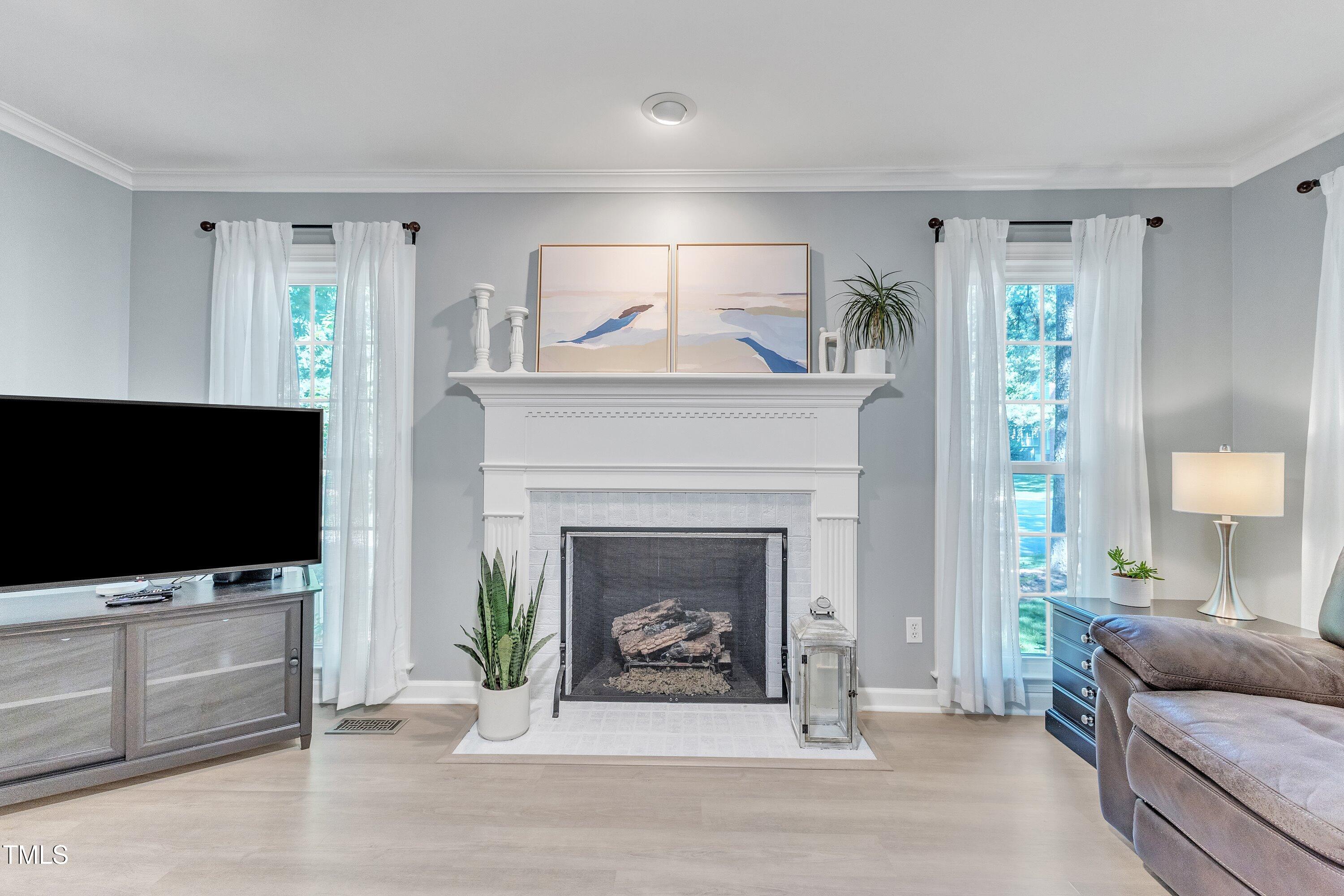2125 Oakcrest Court