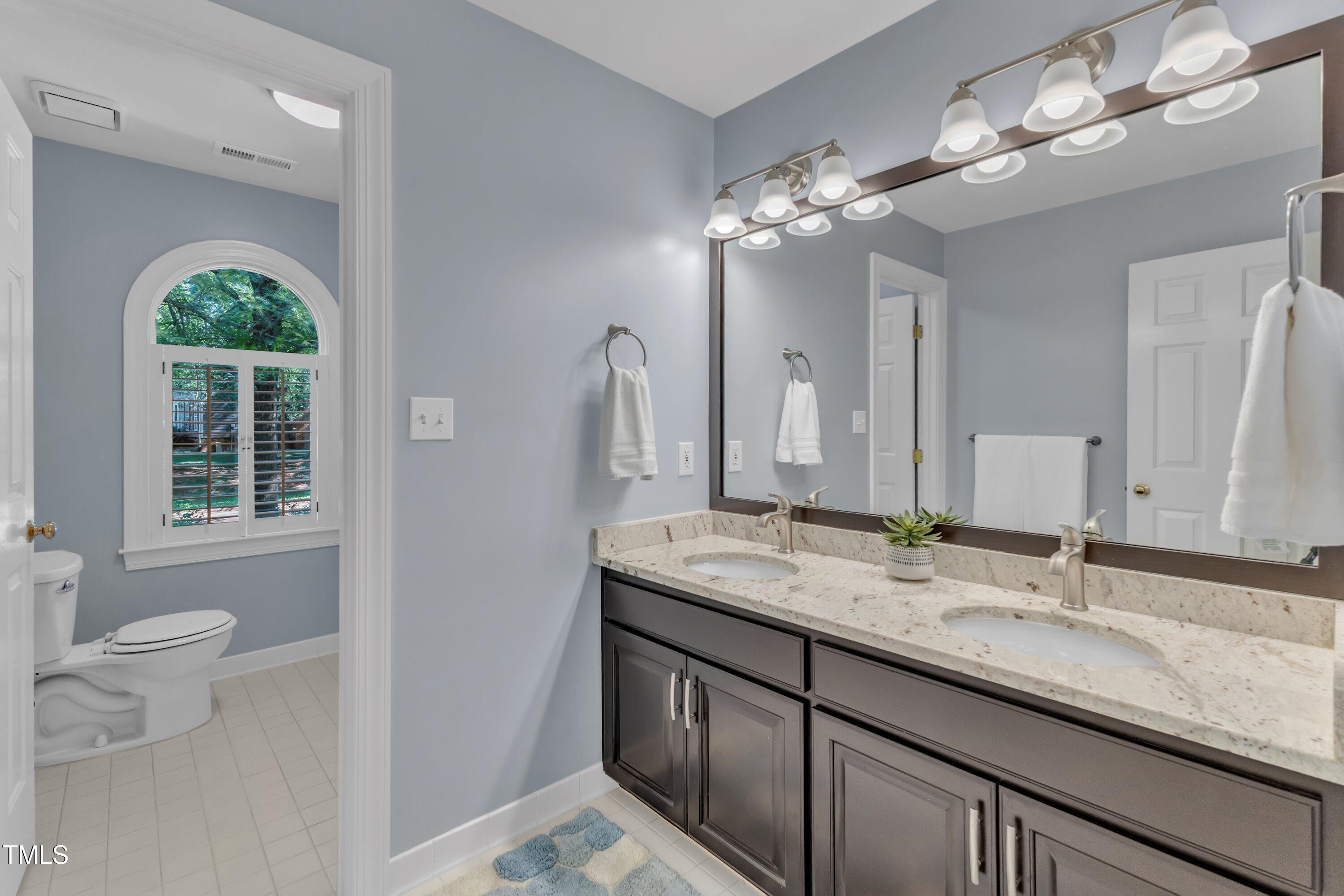 2125 Oakcrest Court