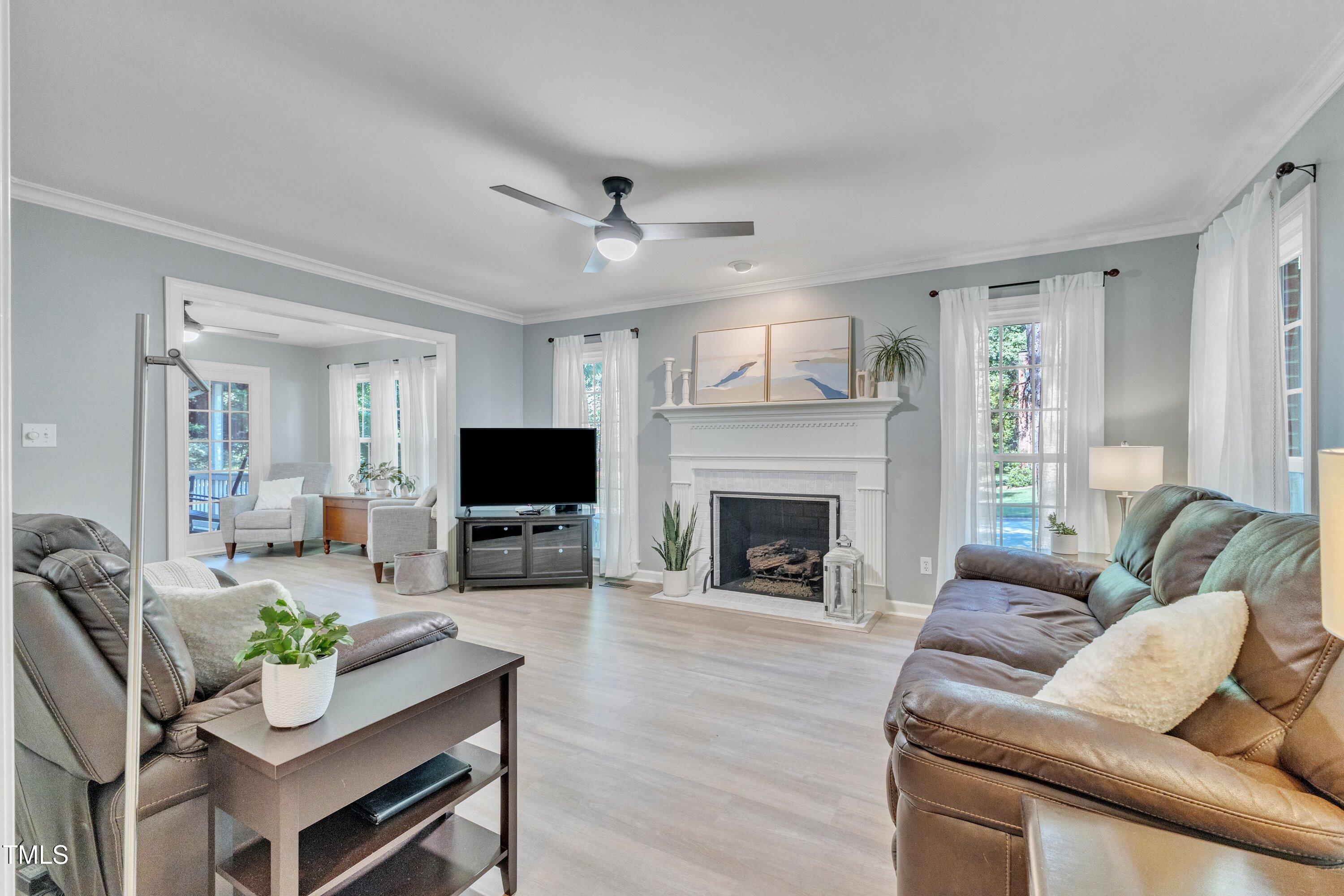 2125 Oakcrest Court