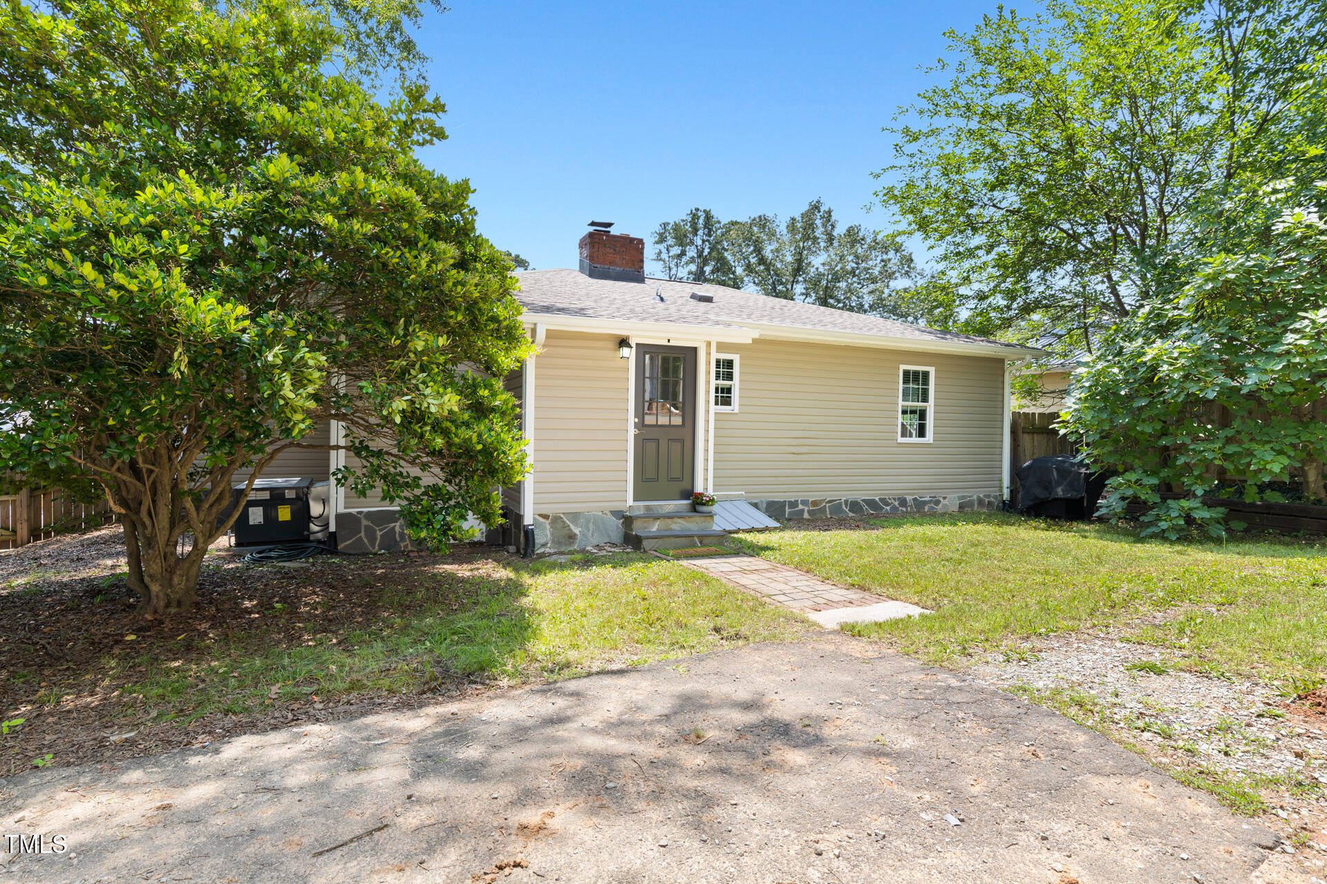 407a Edward Street