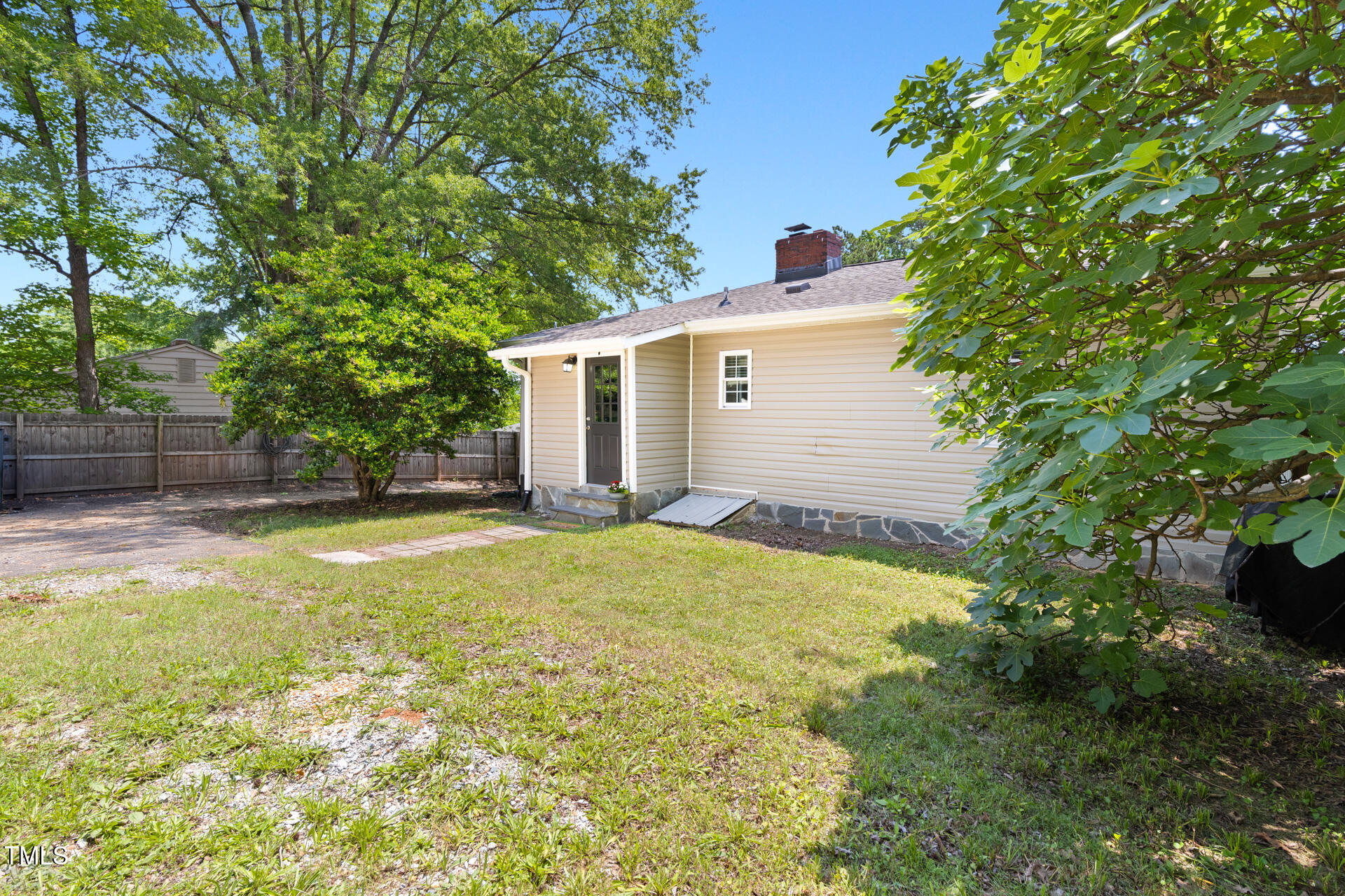 407a Edward Street