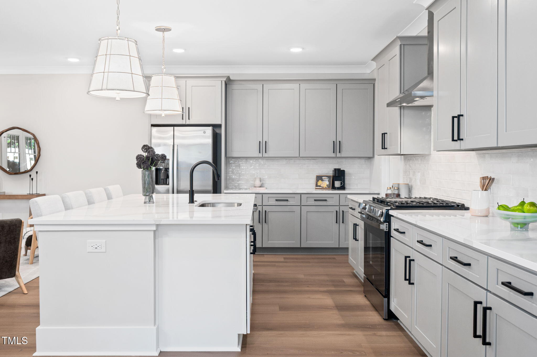 703 E Markham Avenue