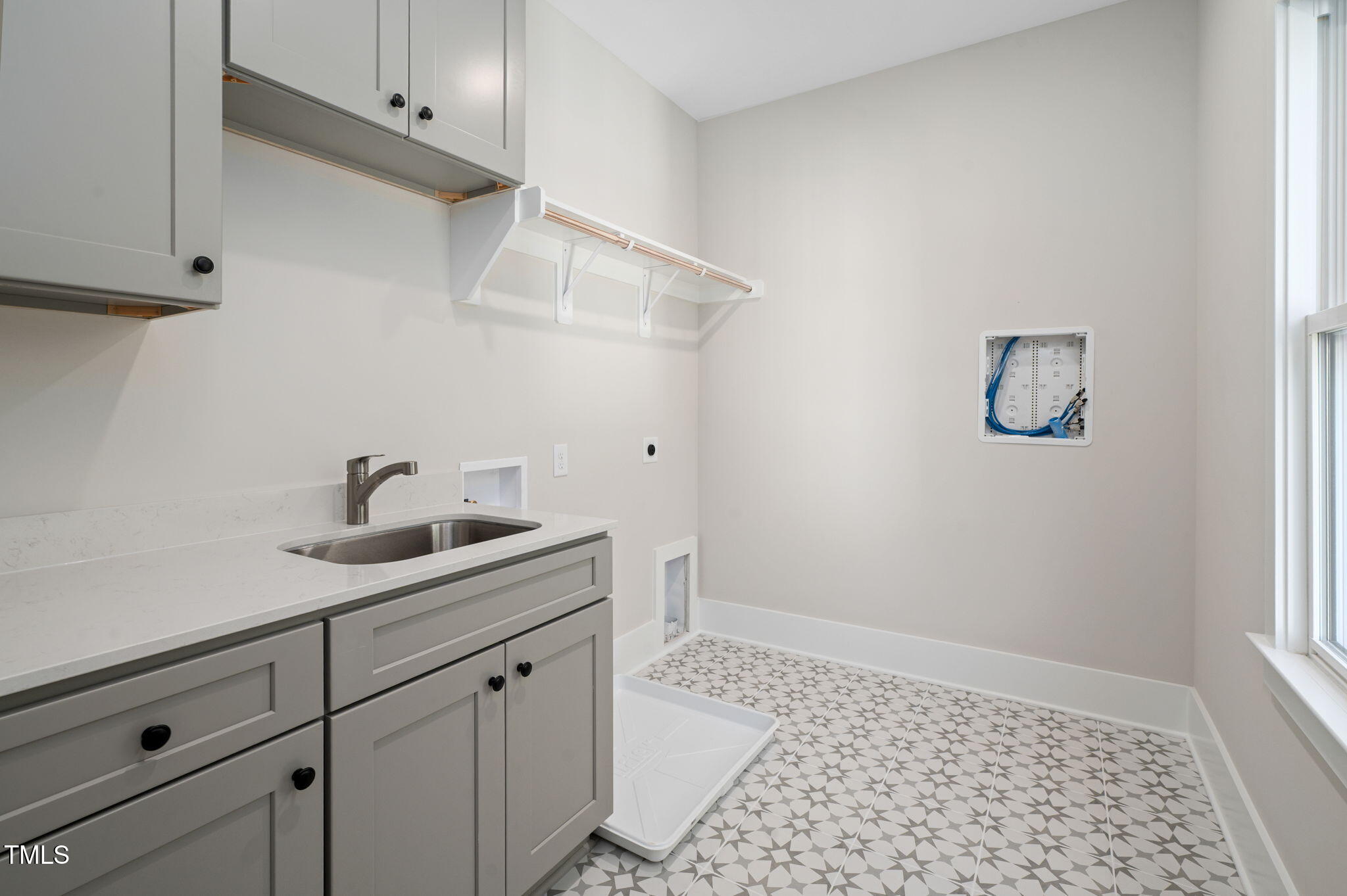 703 E Markham Avenue