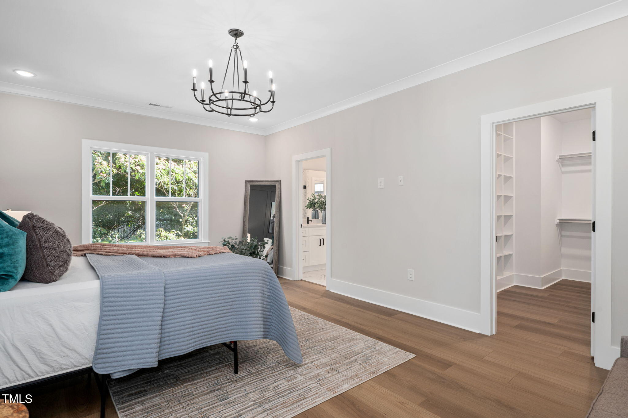 703 E Markham Avenue