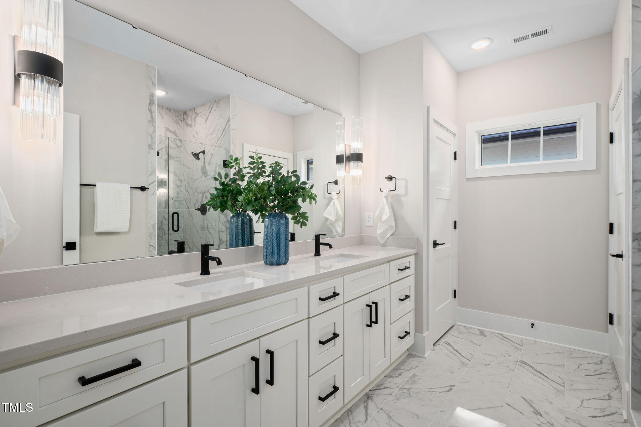 703 E Markham Avenue