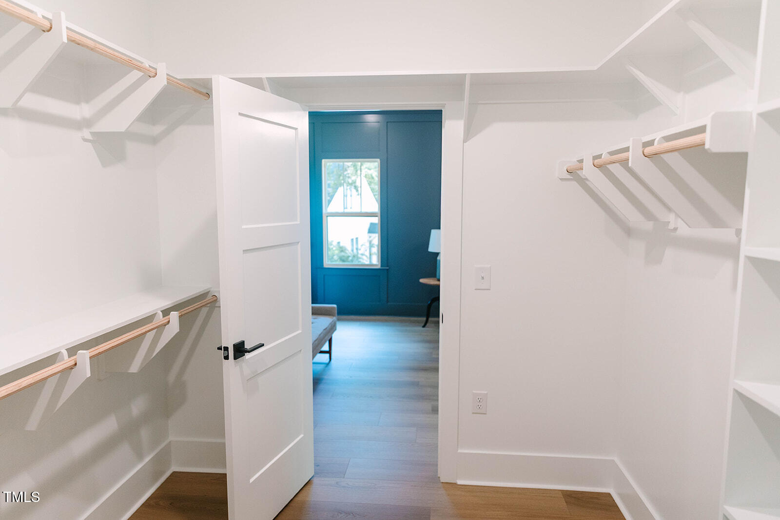 703 E Markham Avenue