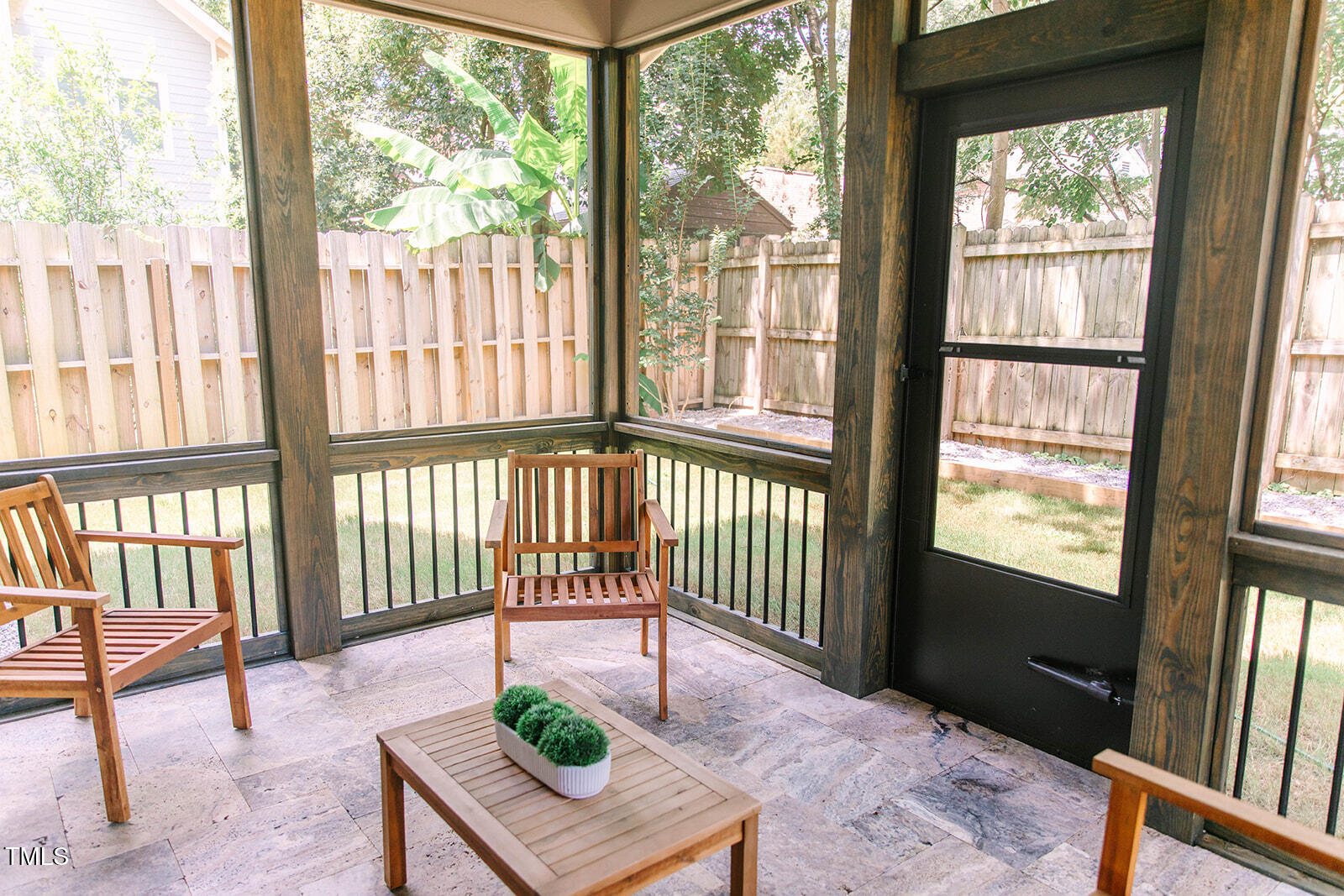 703 E Markham Avenue