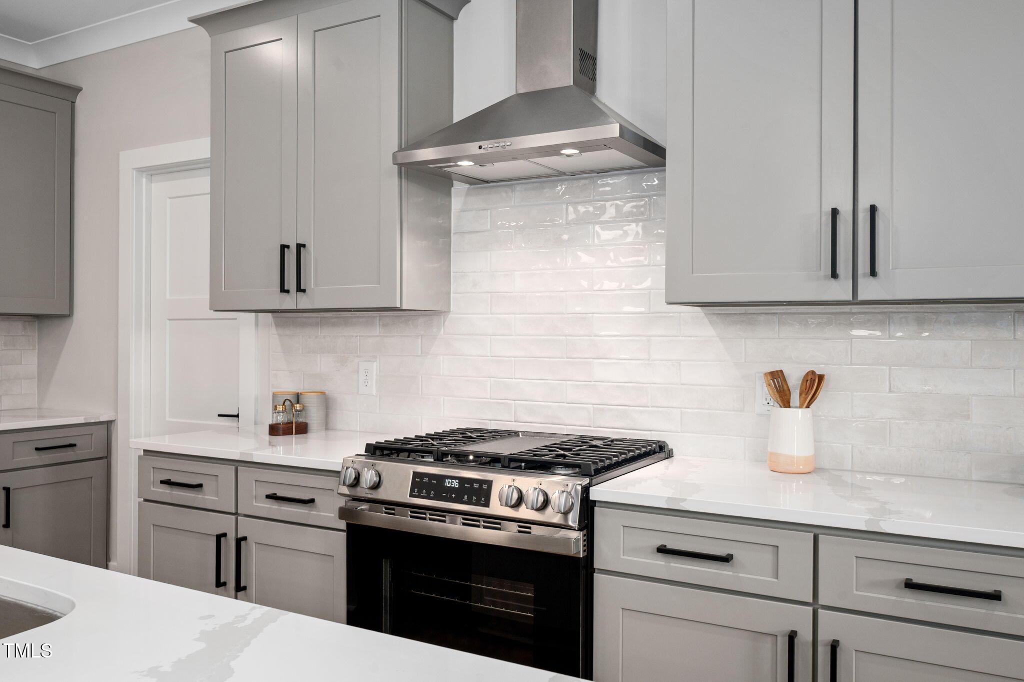 703 E Markham Avenue