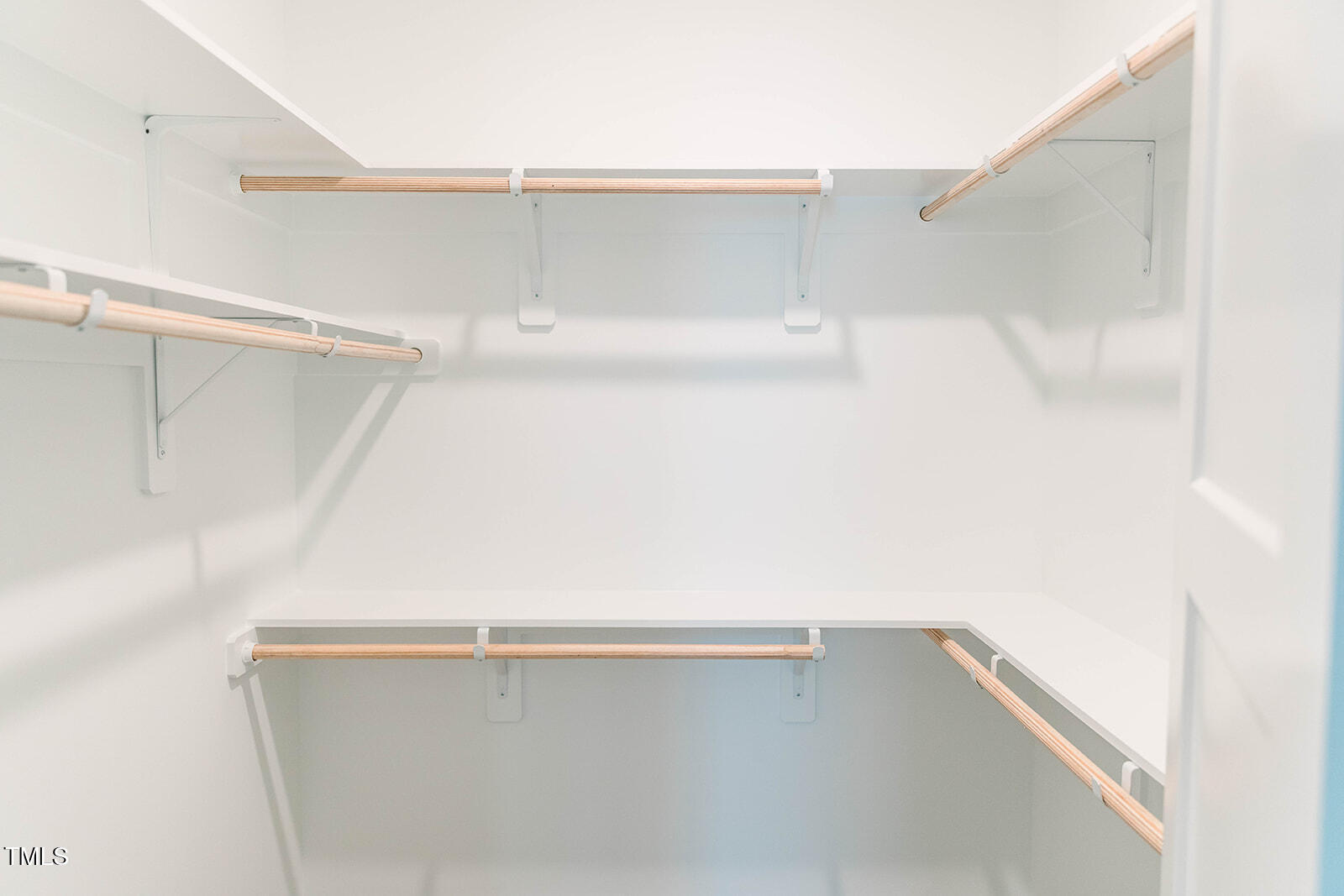 703 E Markham Avenue