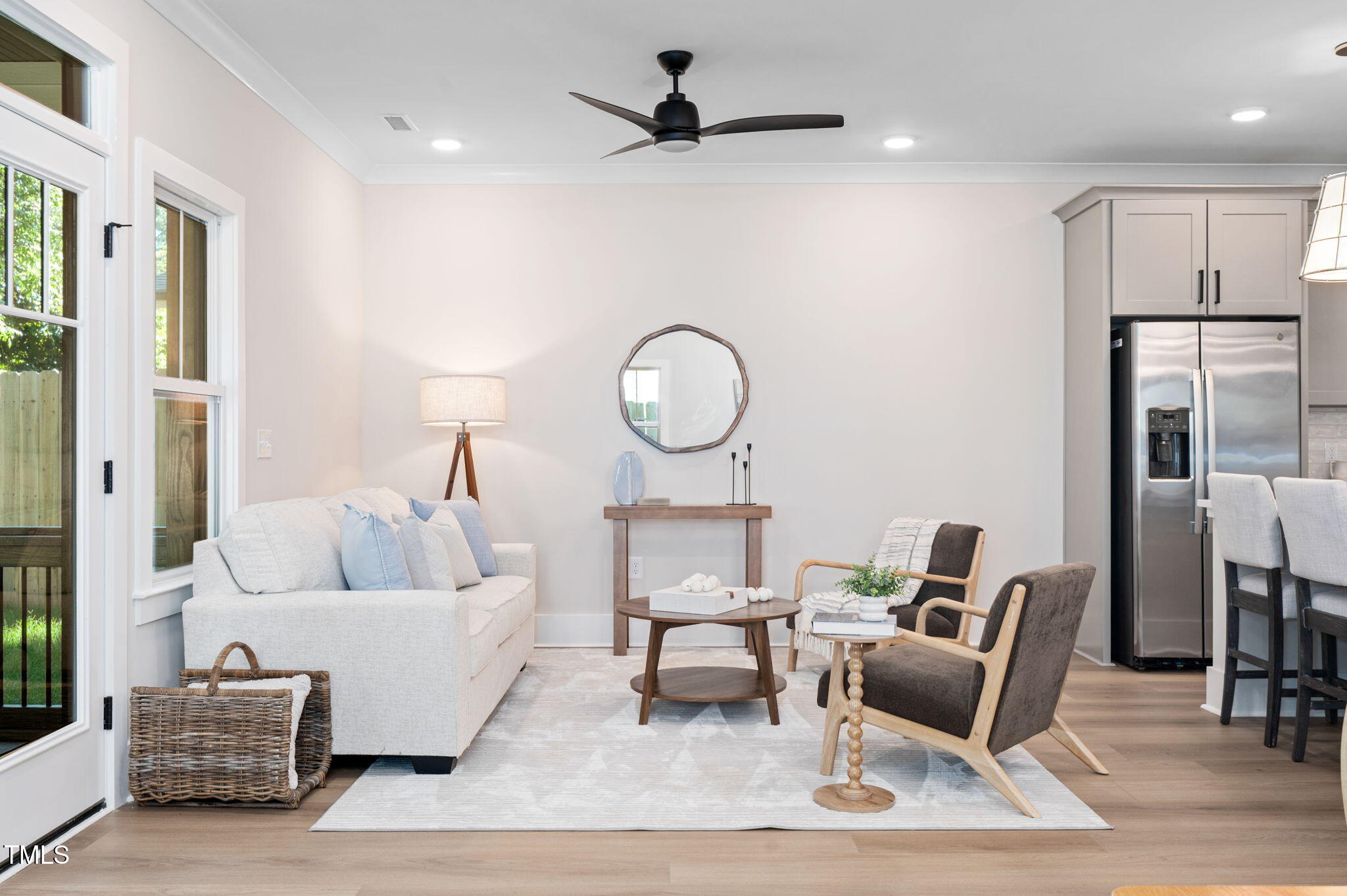 703 E Markham Avenue