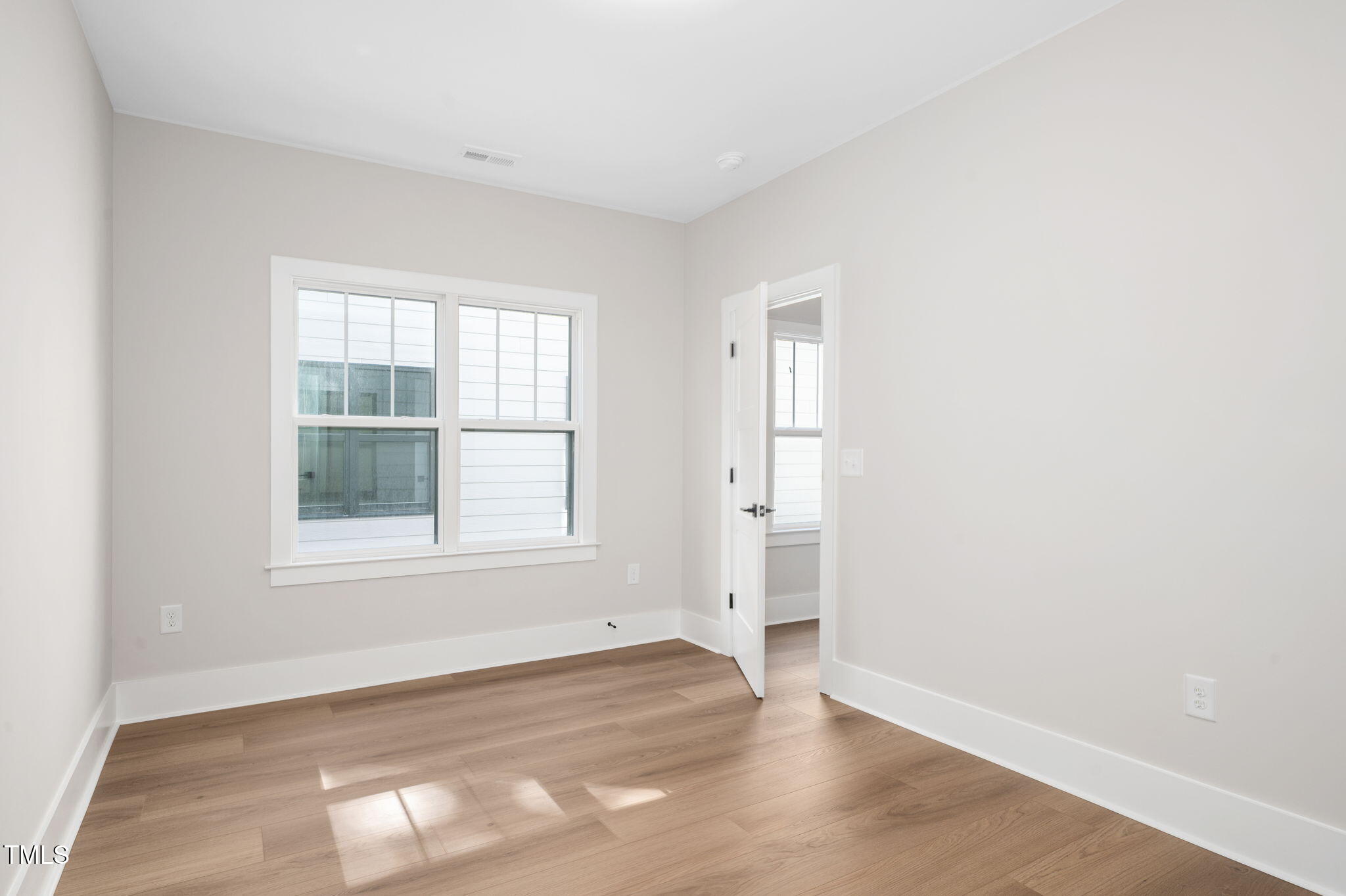 703 E Markham Avenue