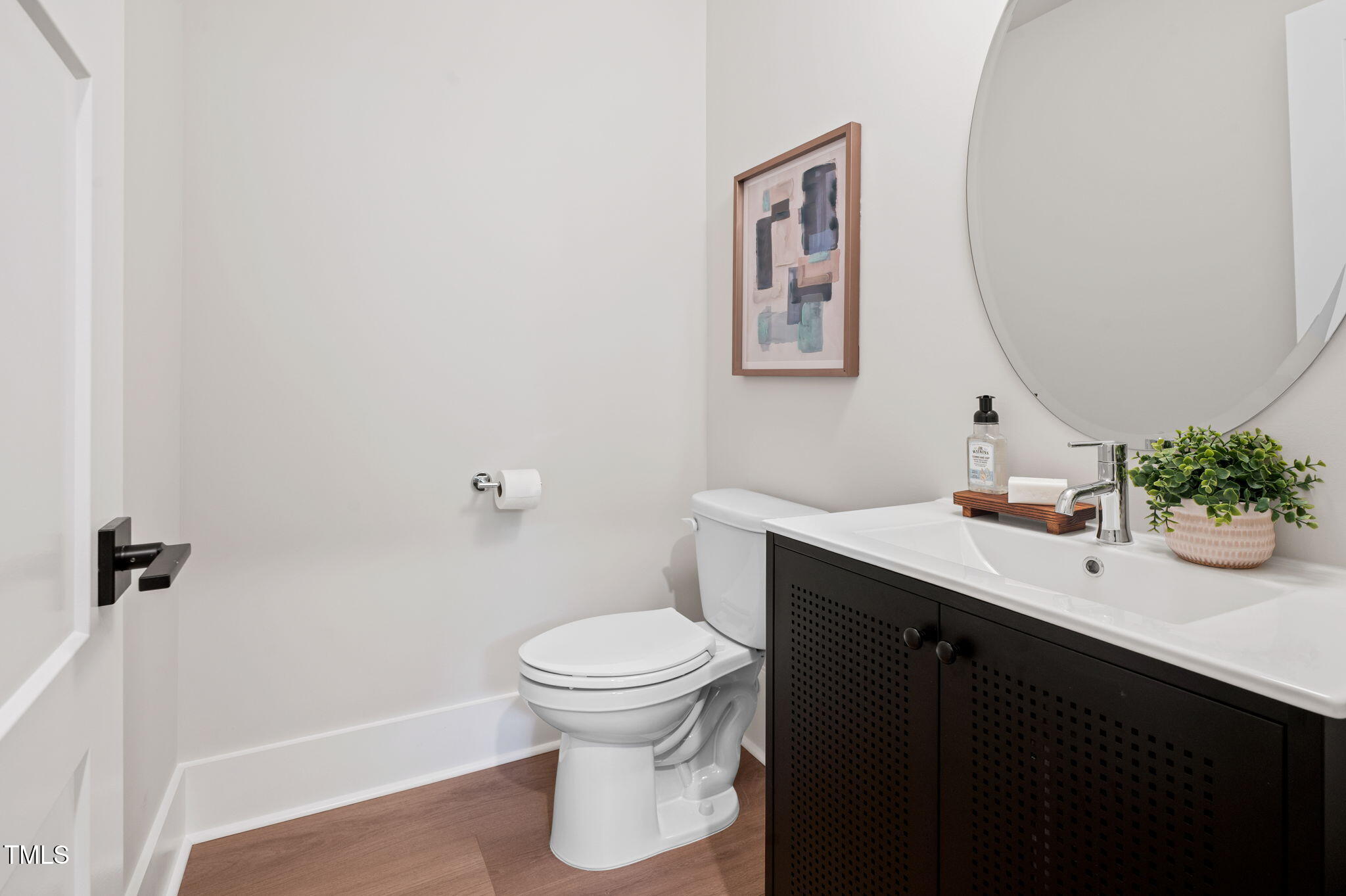 703 E Markham Avenue