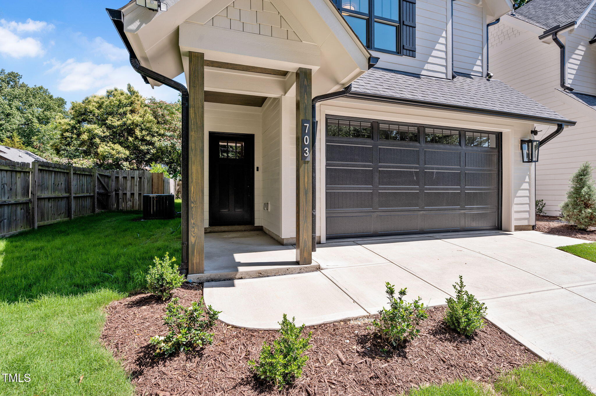 703 E Markham Avenue