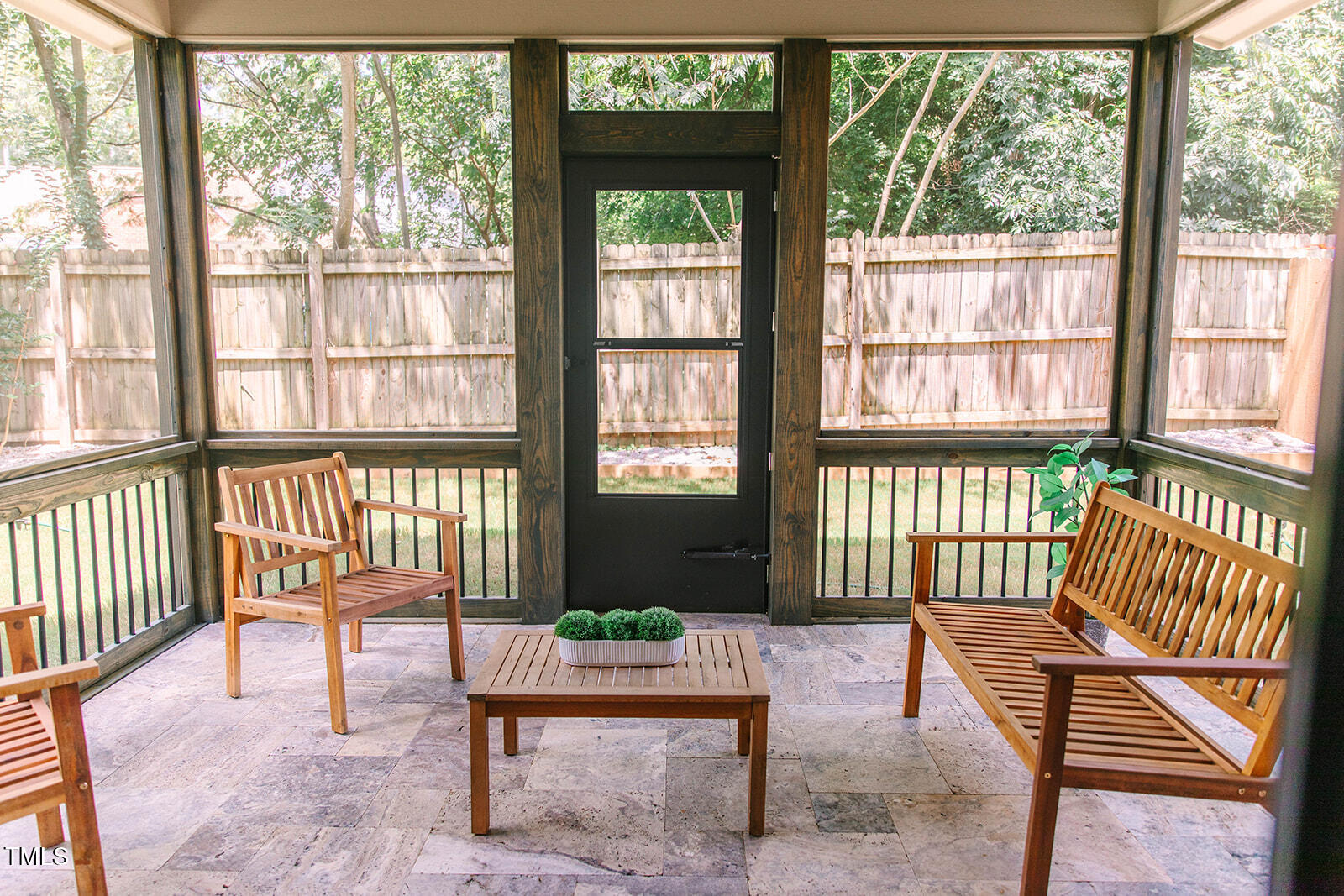 703 E Markham Avenue