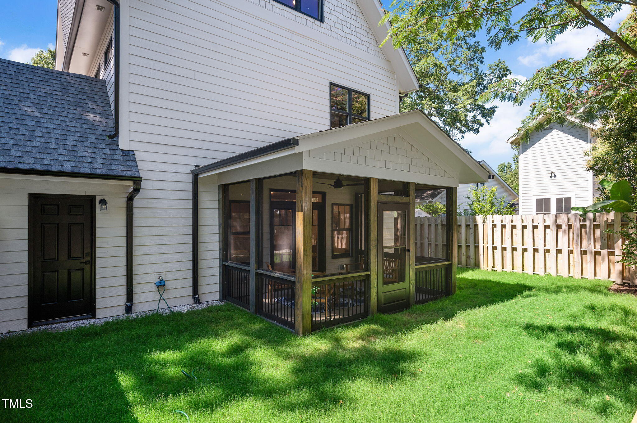 703 E Markham Avenue