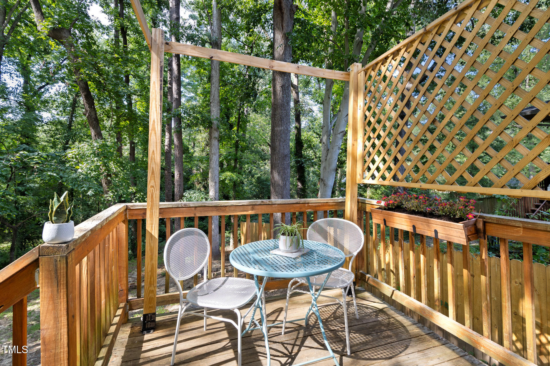 106 W Edgewood Drive