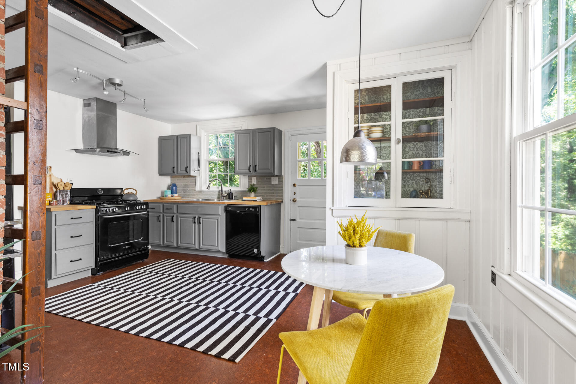 106 W Edgewood Drive