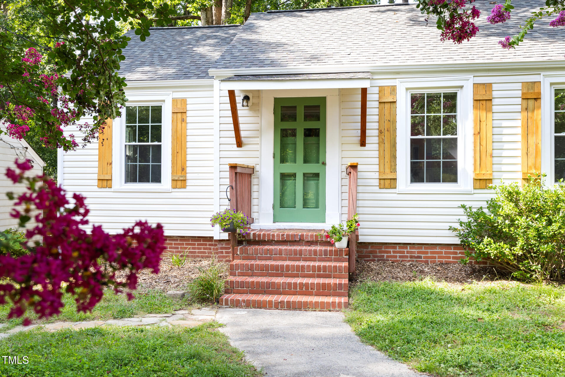 106 W Edgewood Drive
