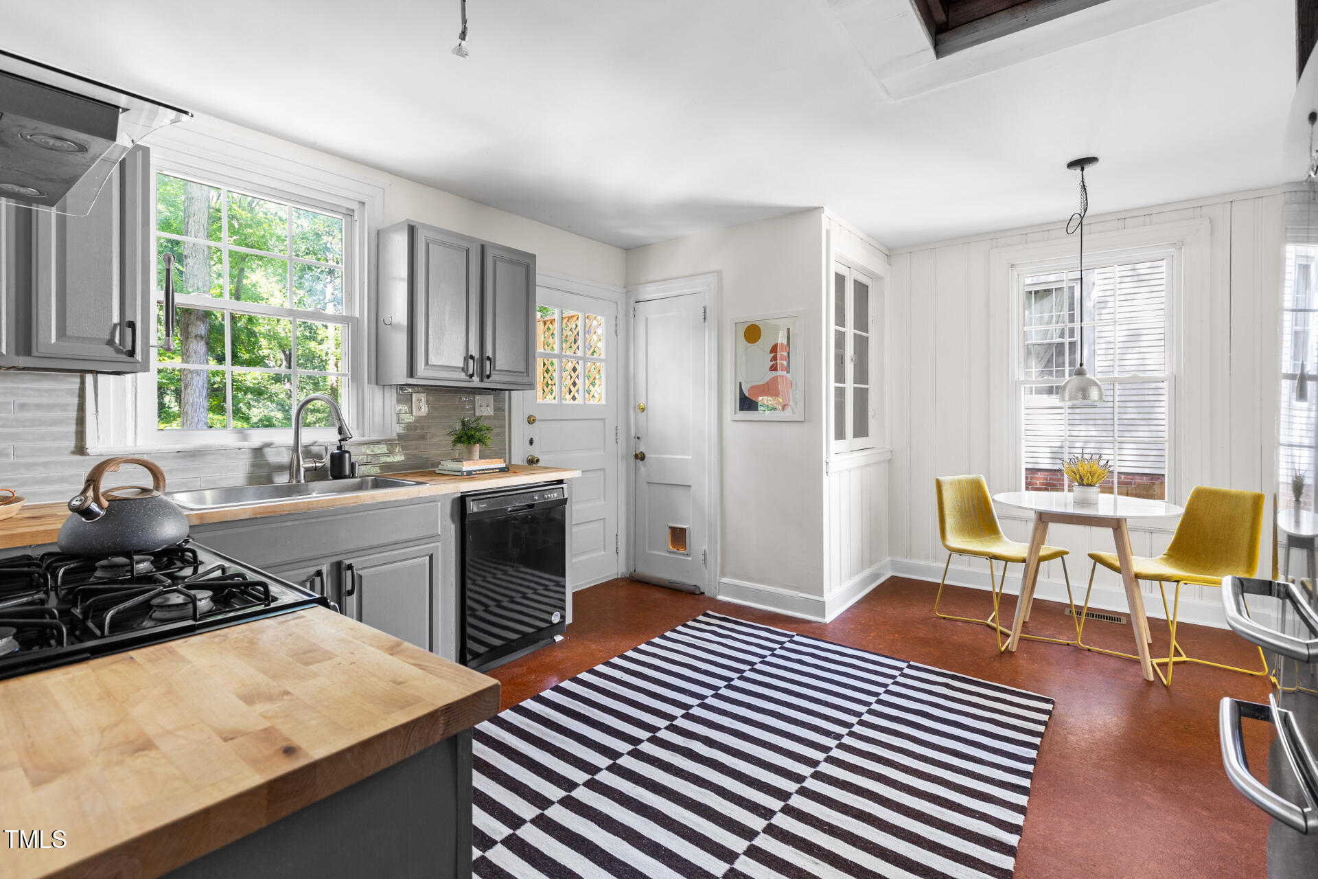 106 W Edgewood Drive