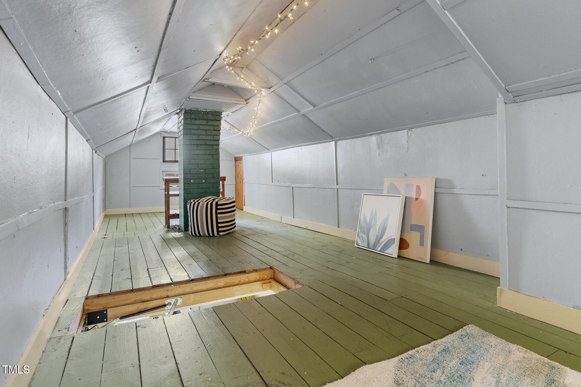 106 W Edgewood Drive