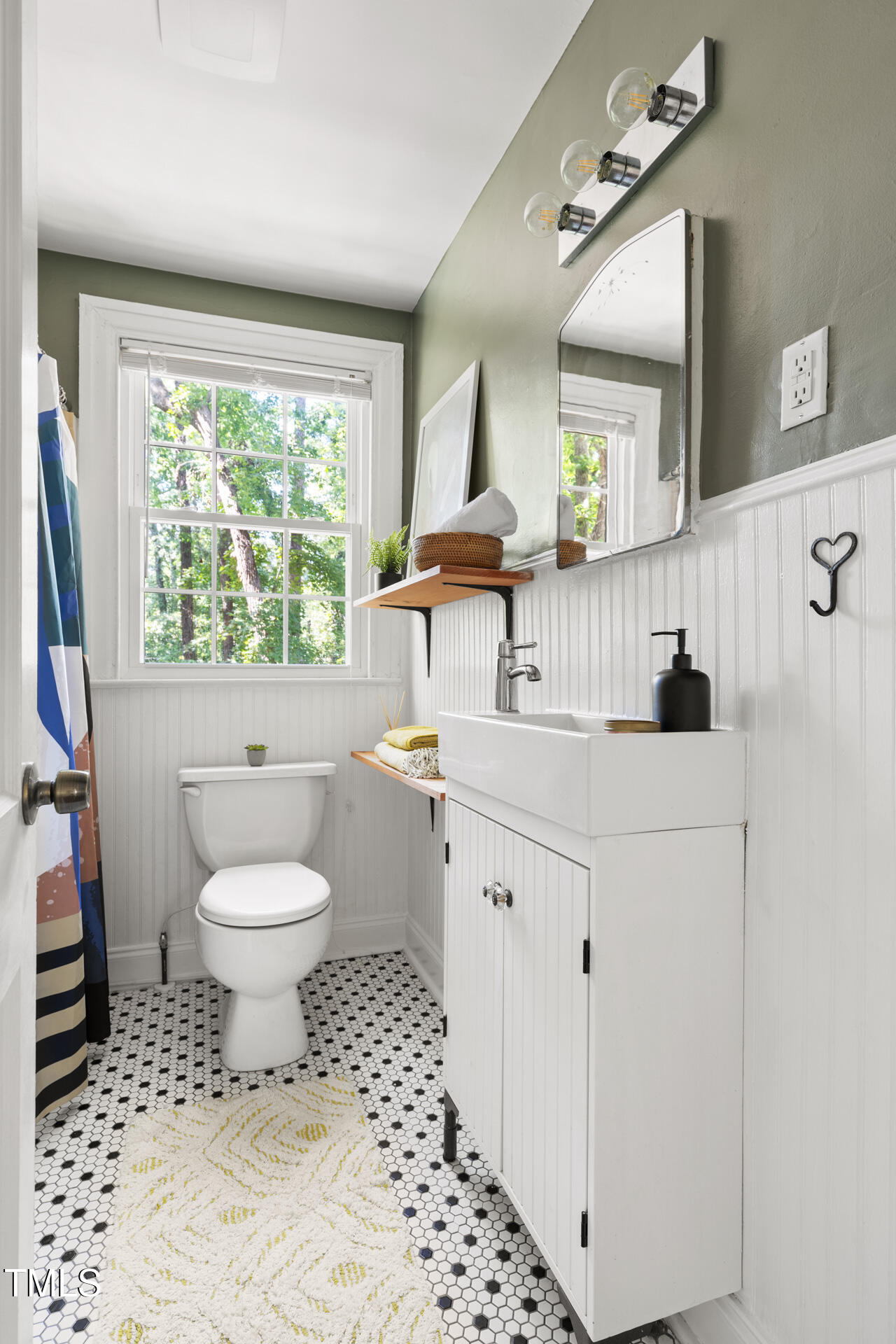 106 W Edgewood Drive