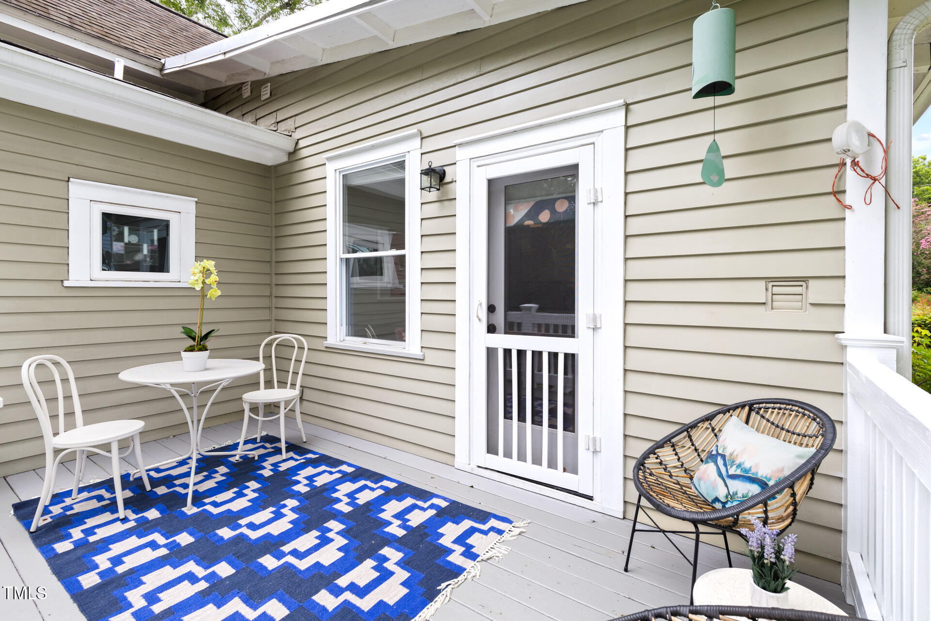 101 W Delafield Avenue