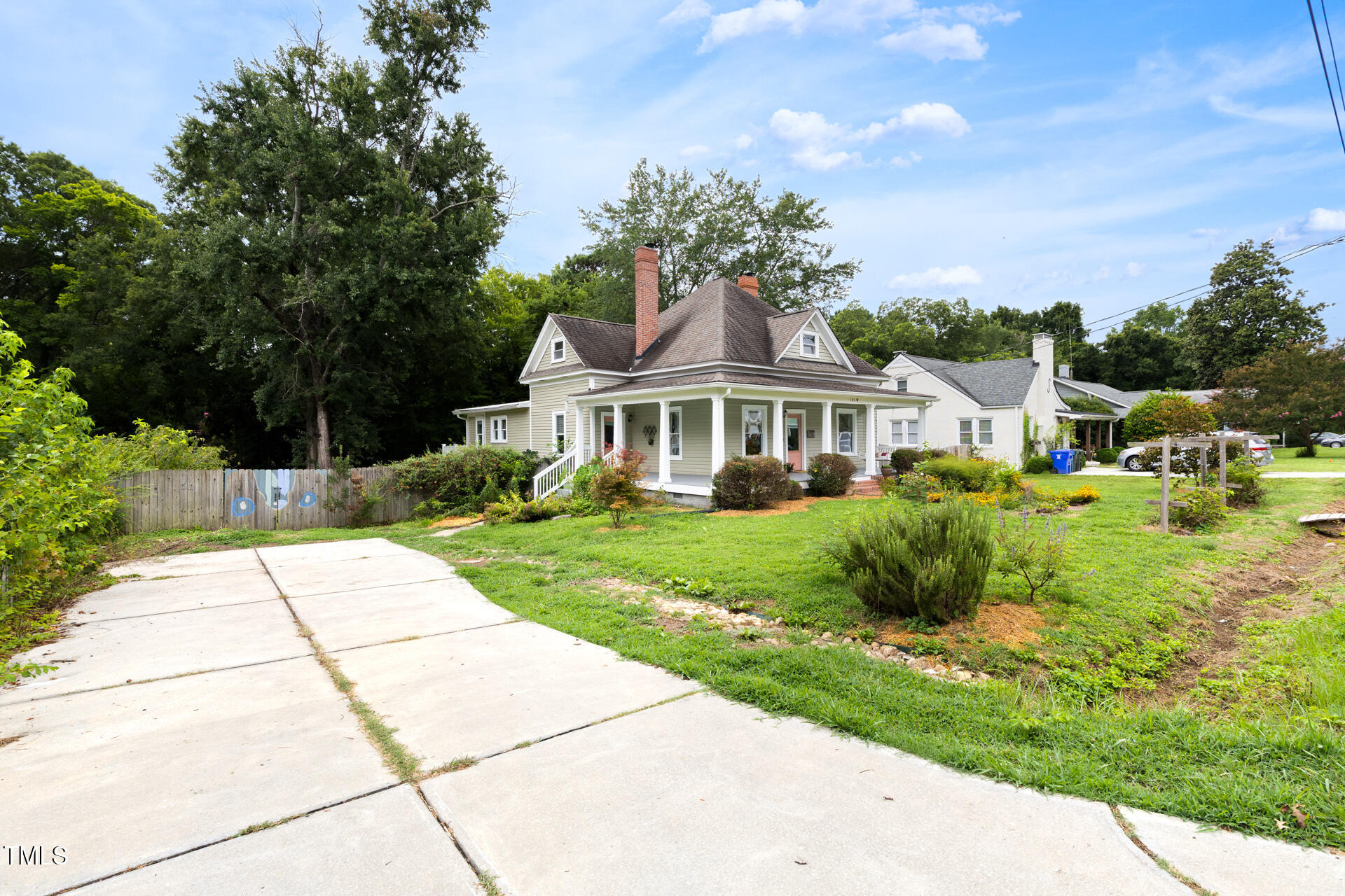 101 W Delafield Avenue