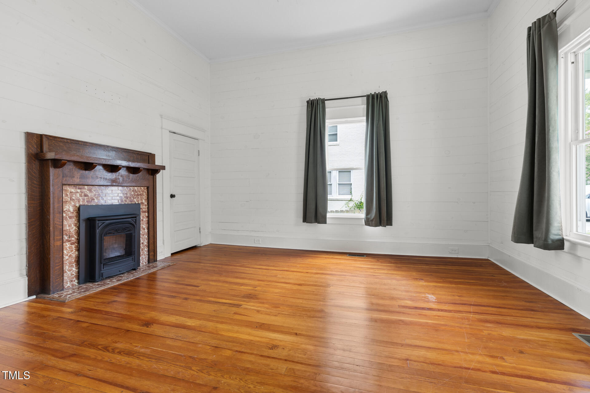 101 W Delafield Avenue