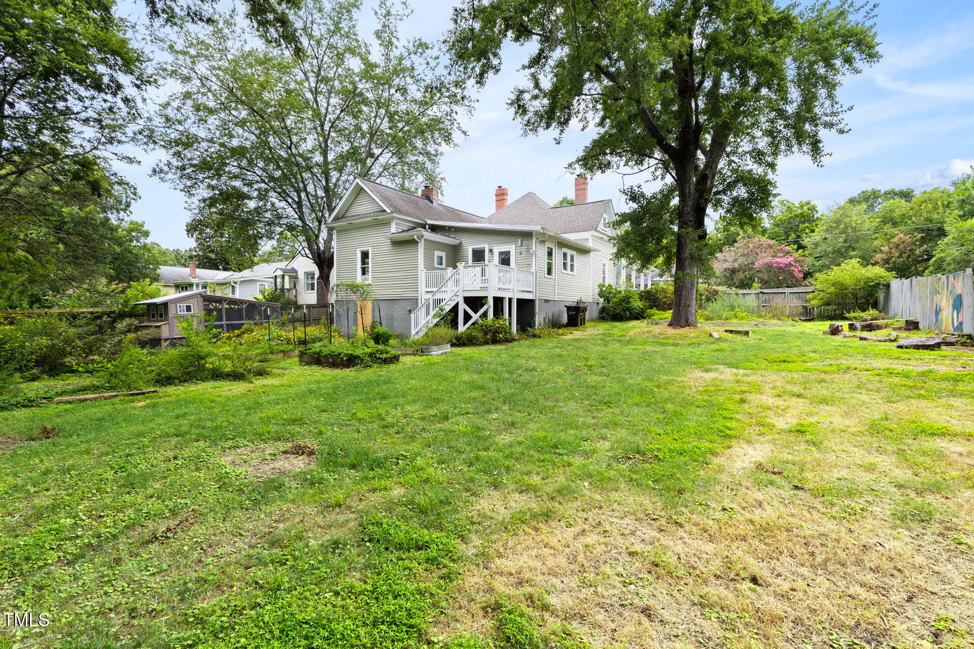 101 W Delafield Avenue