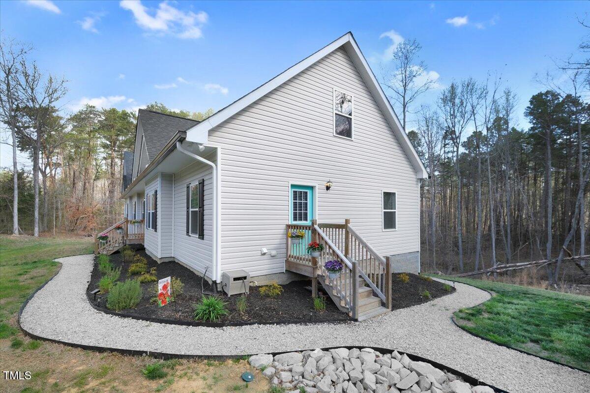 90 Ferncrest Court