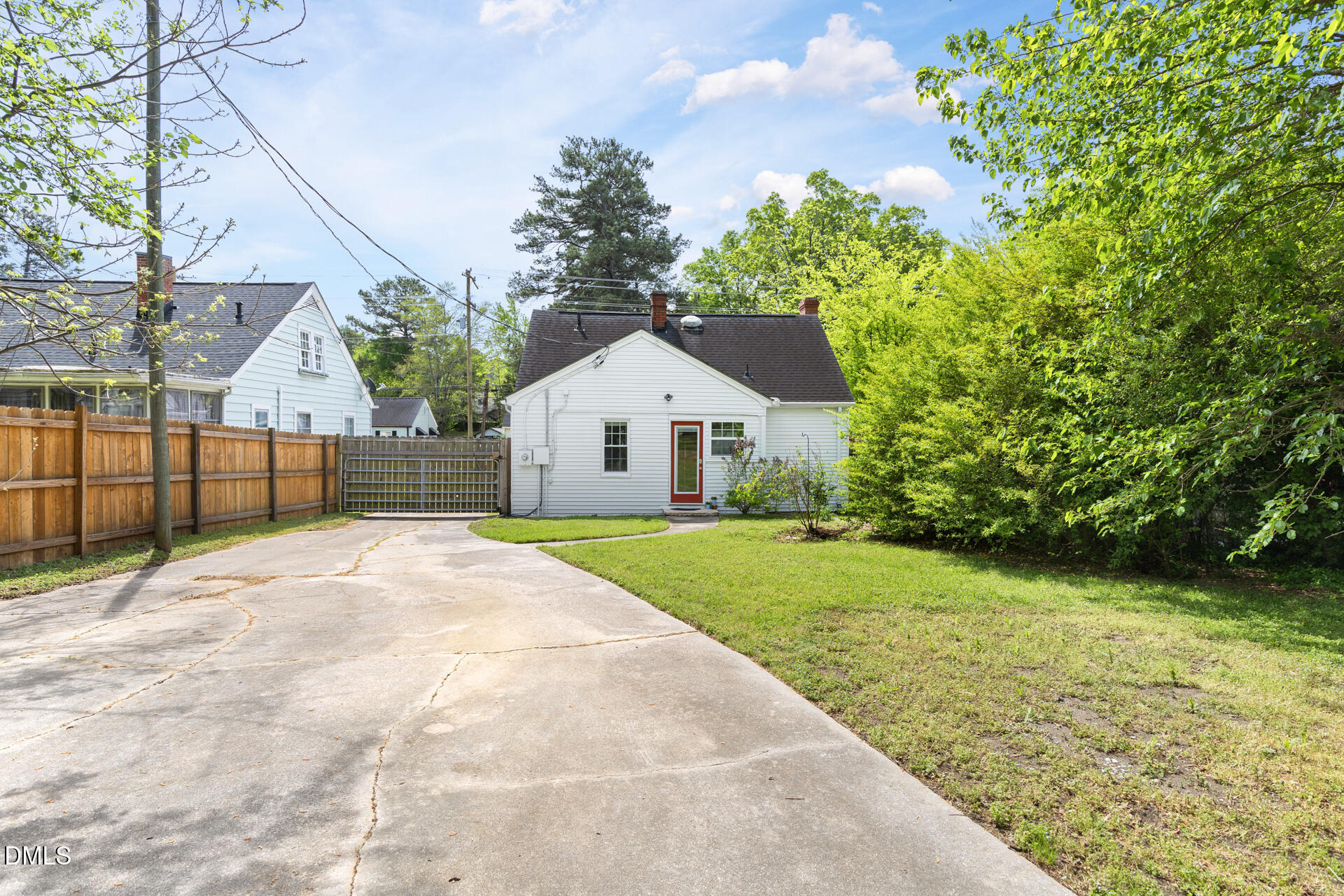 408 W Carver Street