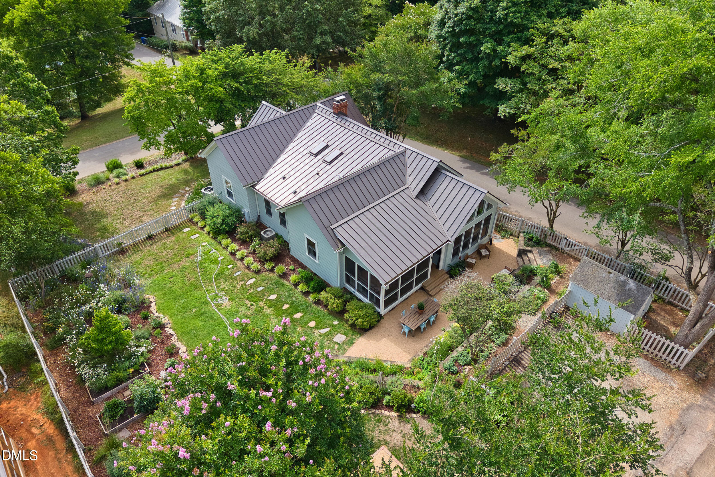 108 S Occoneechee Street