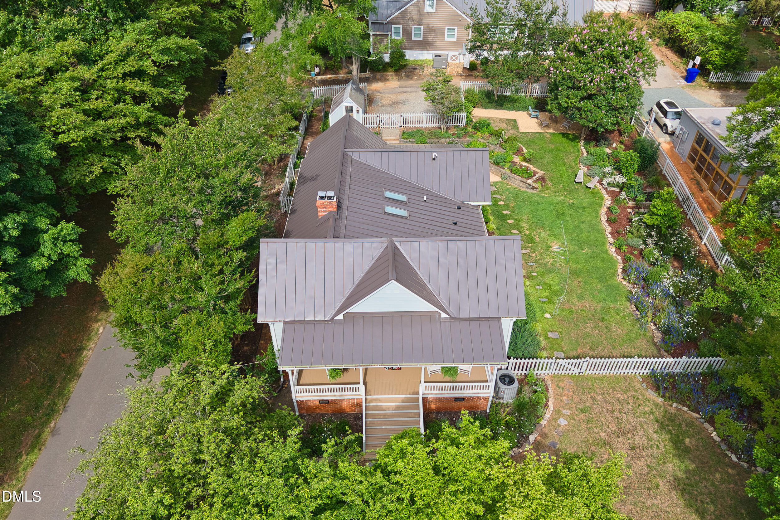108 S Occoneechee Street