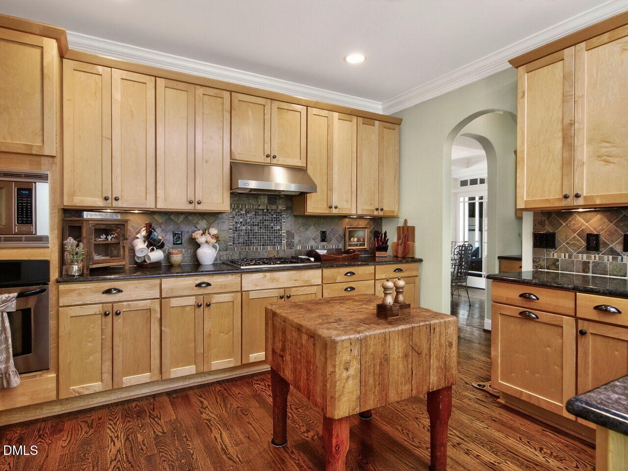 1006 Canterbury Court