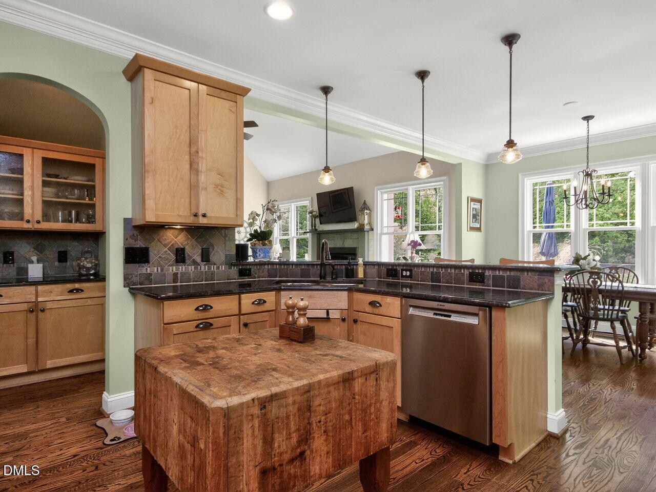 1006 Canterbury Court