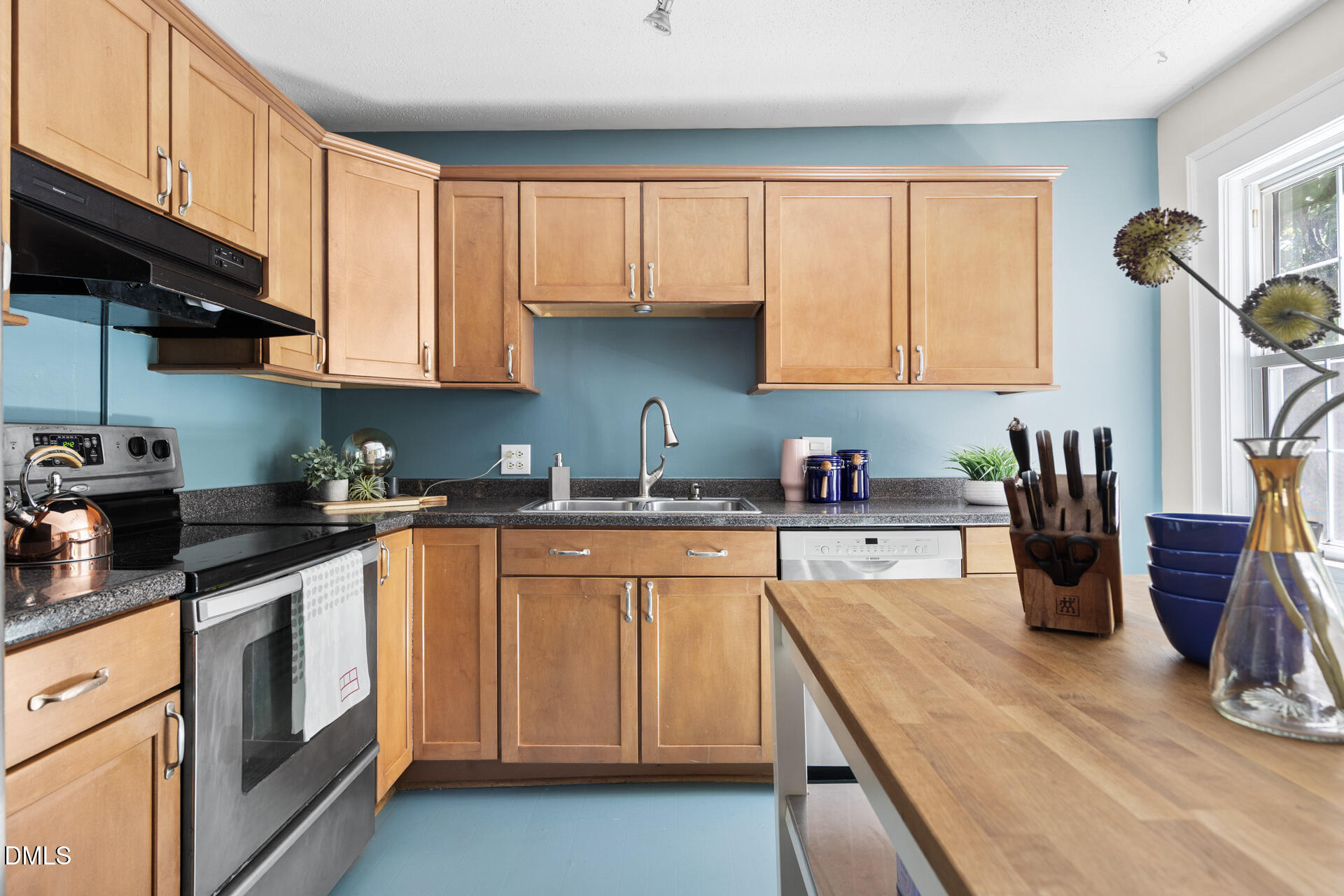 311 W Carver Street