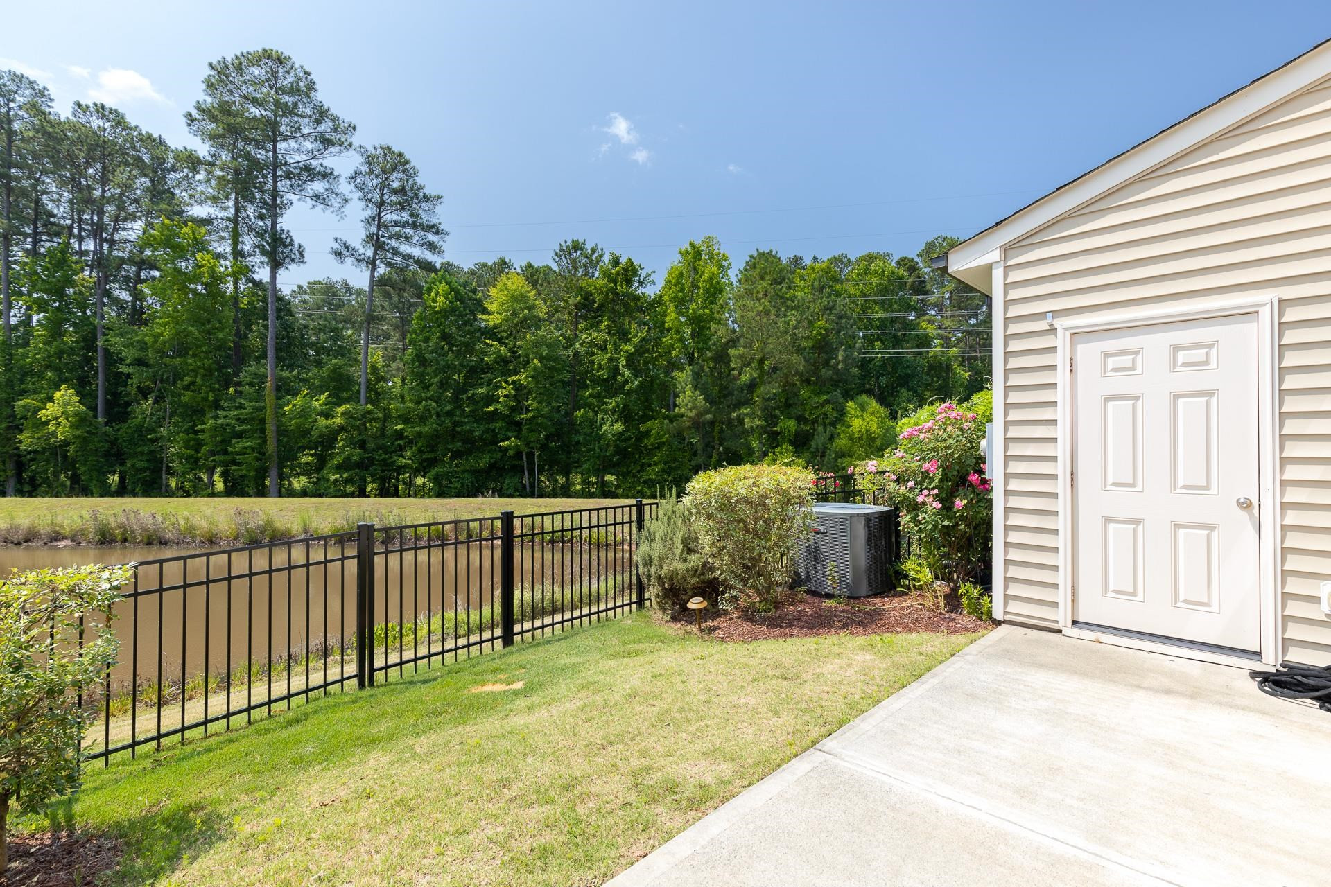 1214 Metropolitan Drive