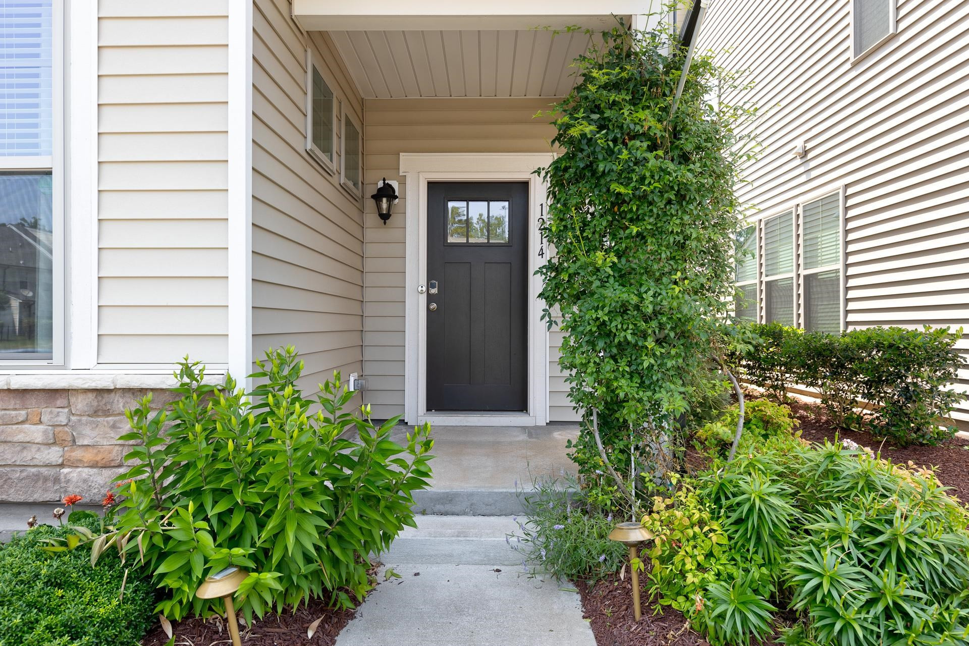 1214 Metropolitan Drive