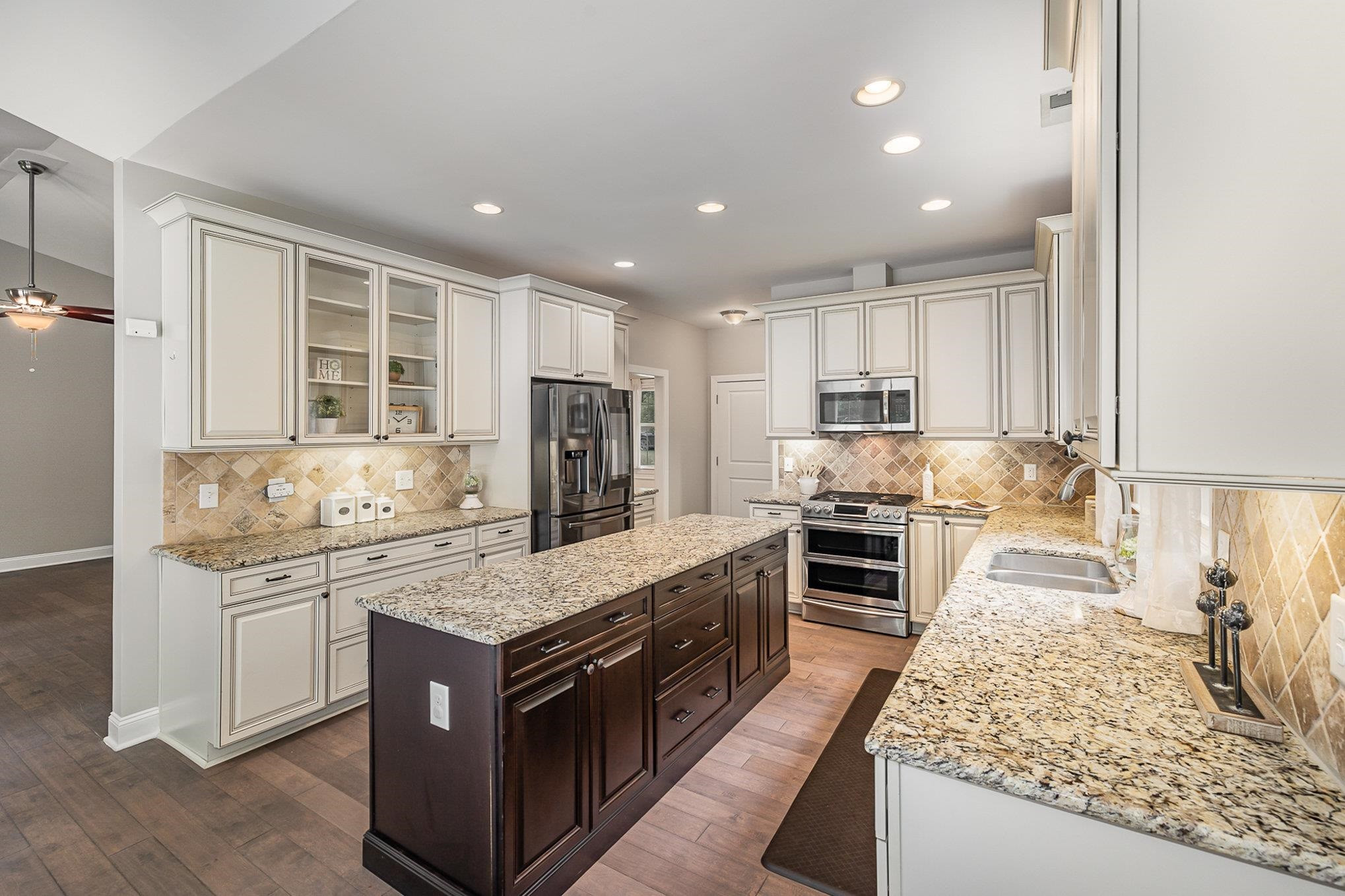 3640 Pine View Circle