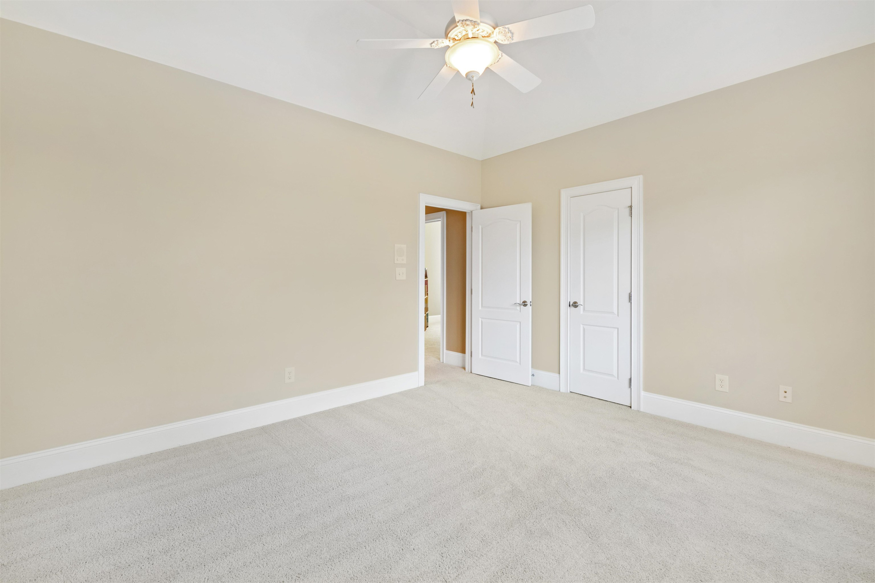 32 Woodgate Court