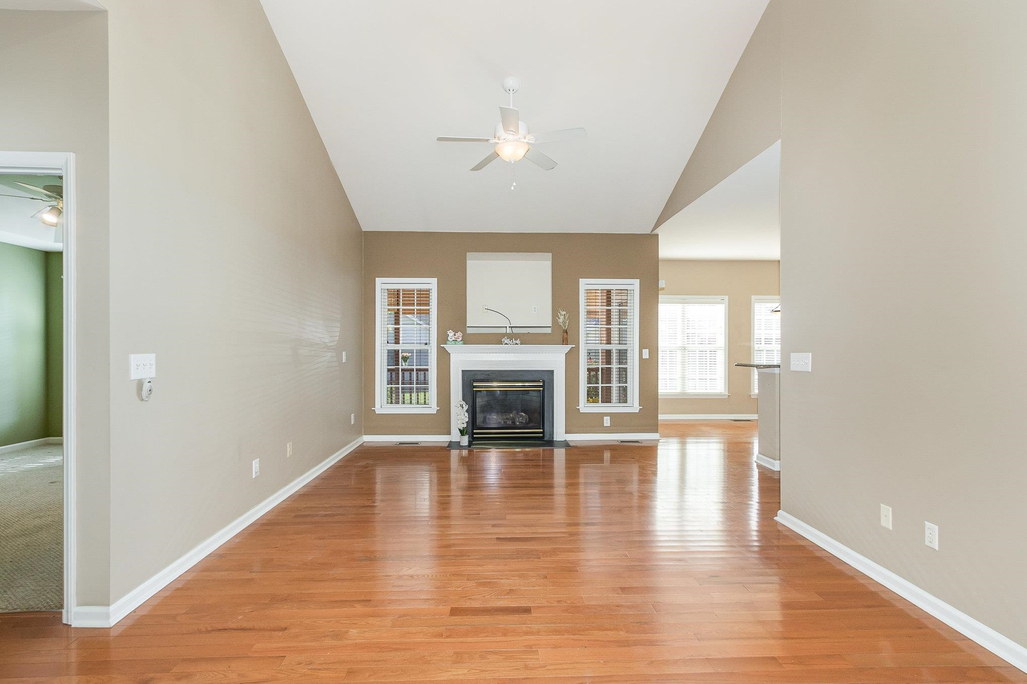 5 Whittier Way