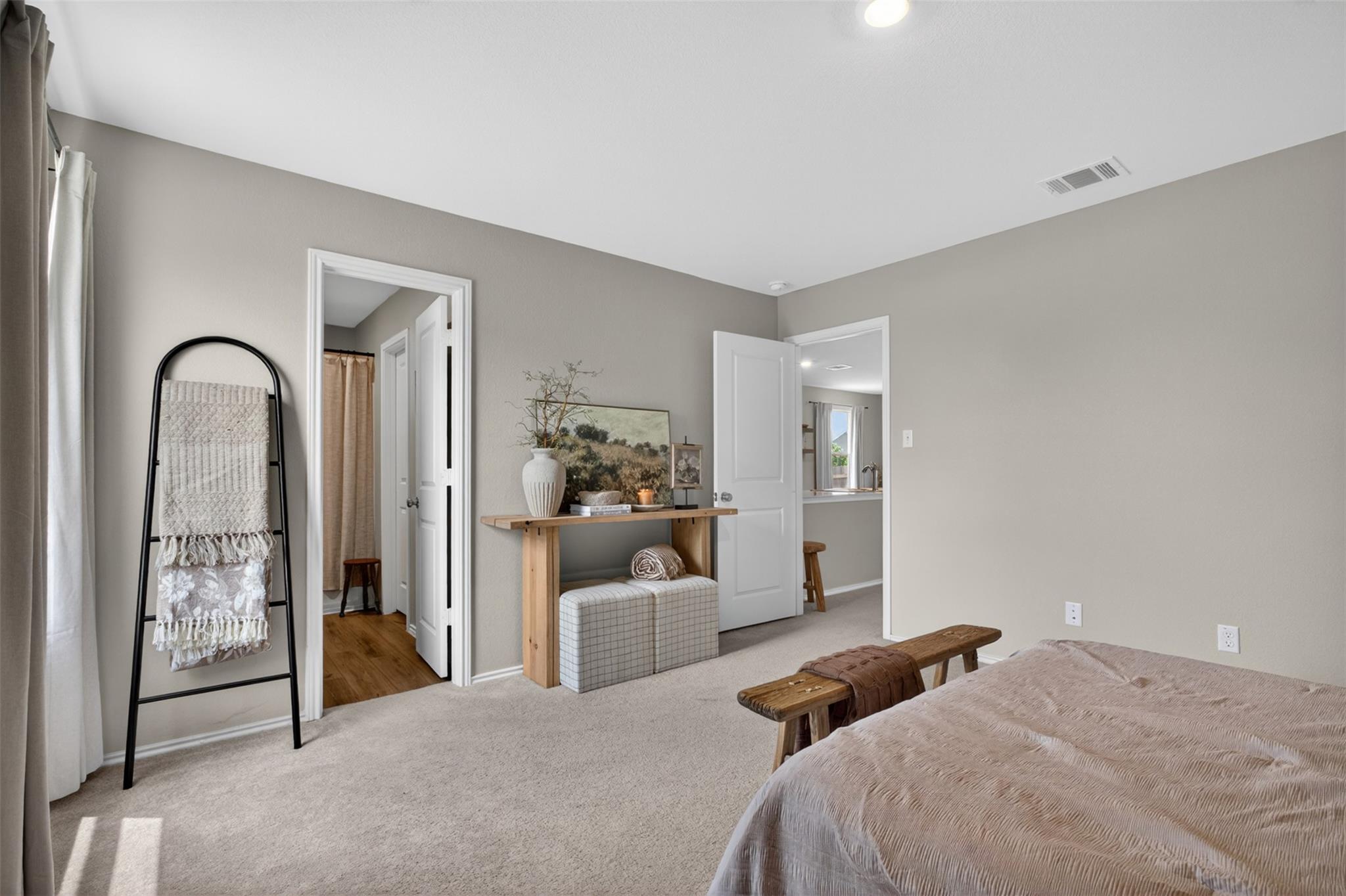 1211 Largemouth LN
