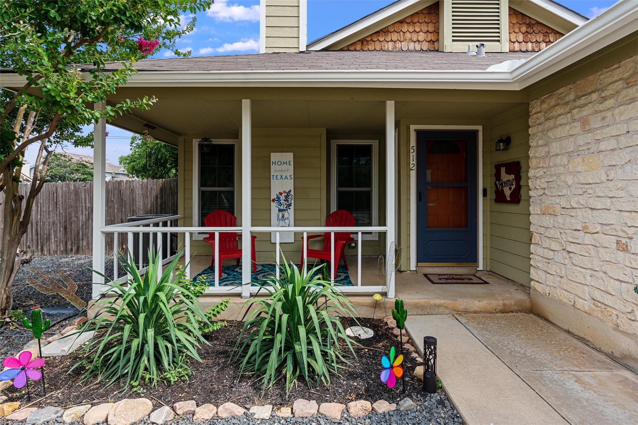 512 Edwards DR
