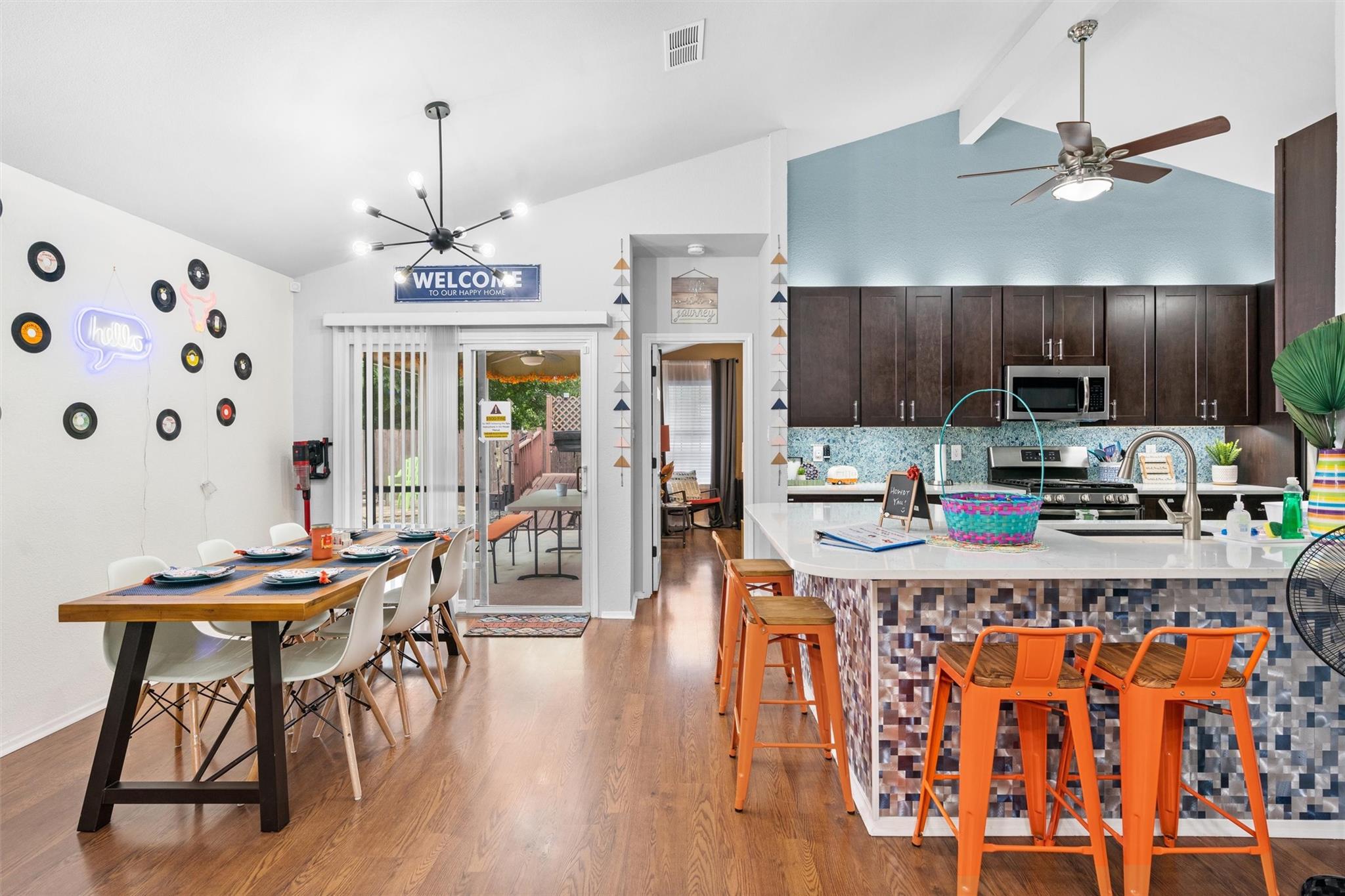 512 Edwards DR