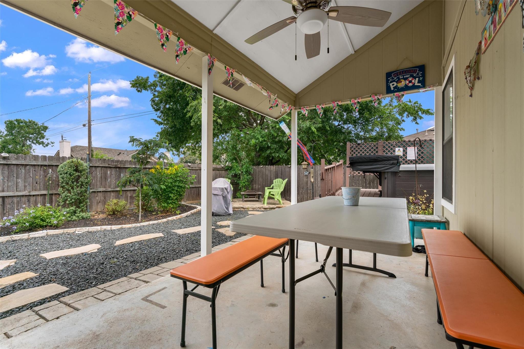 512 Edwards DR