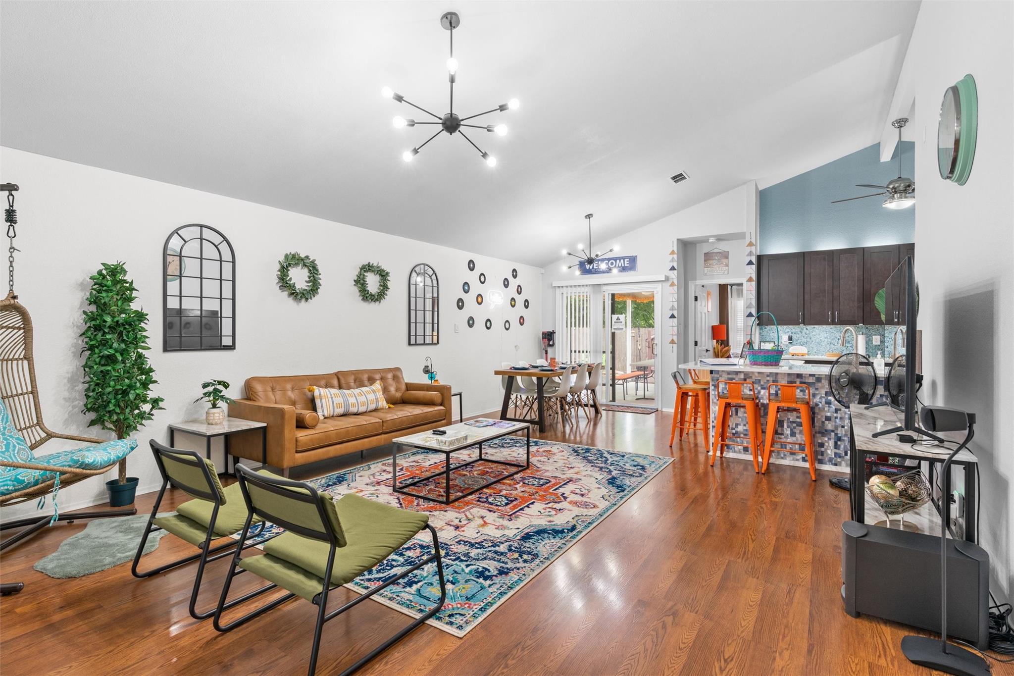 512 Edwards DR