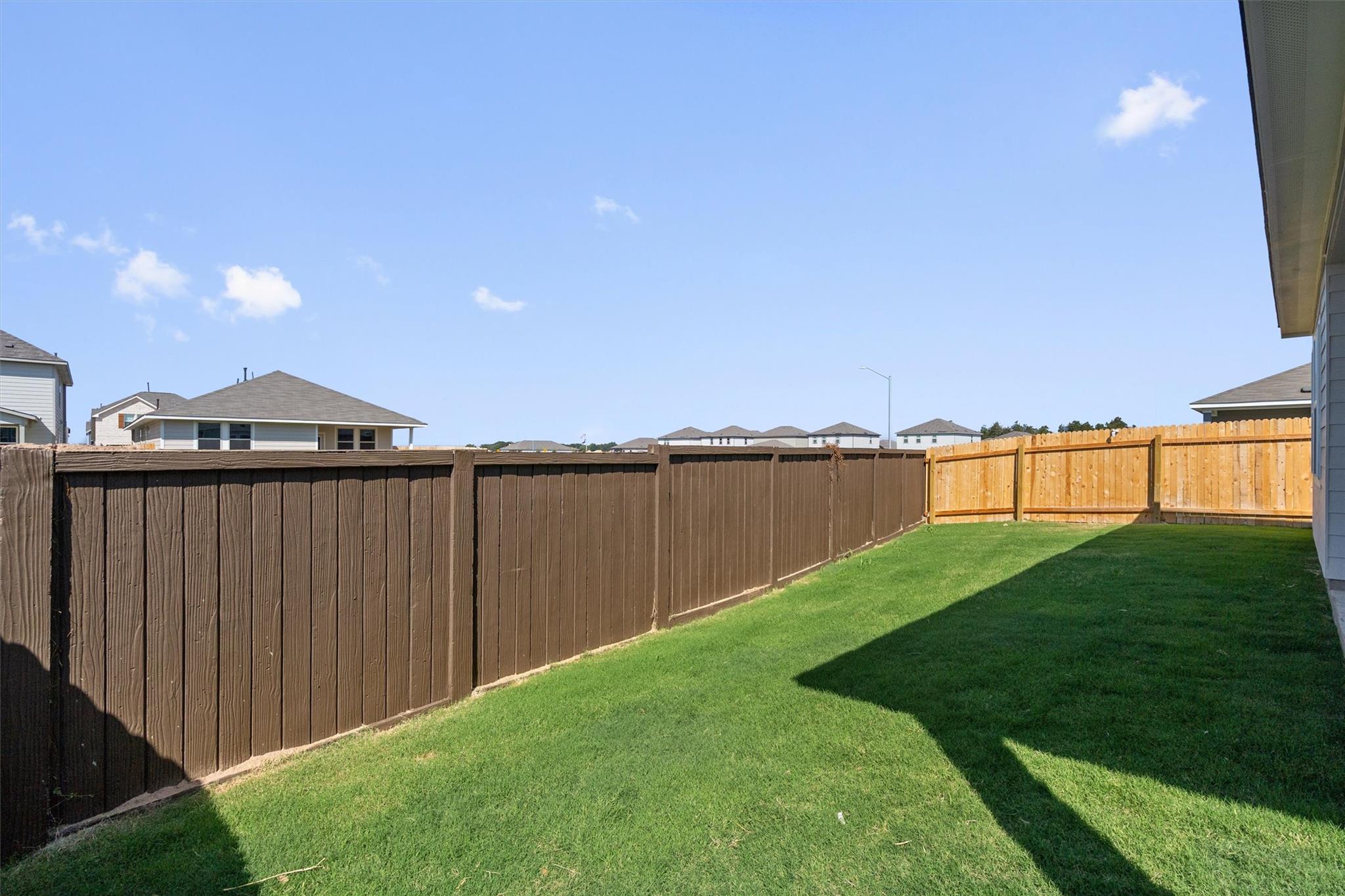 105 Bridgeview DR, Hutto