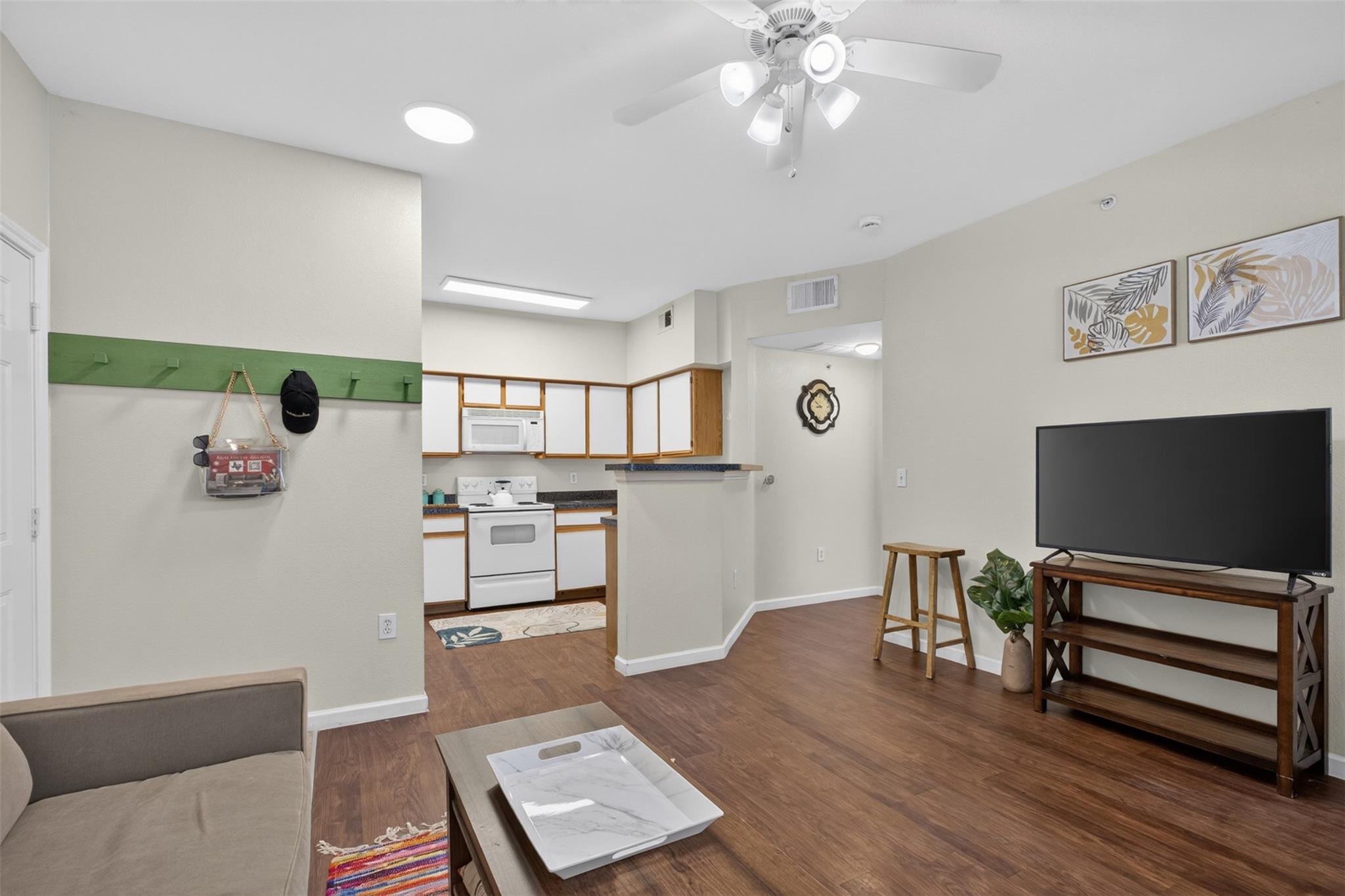 2320 Gracy Farms LN # 812