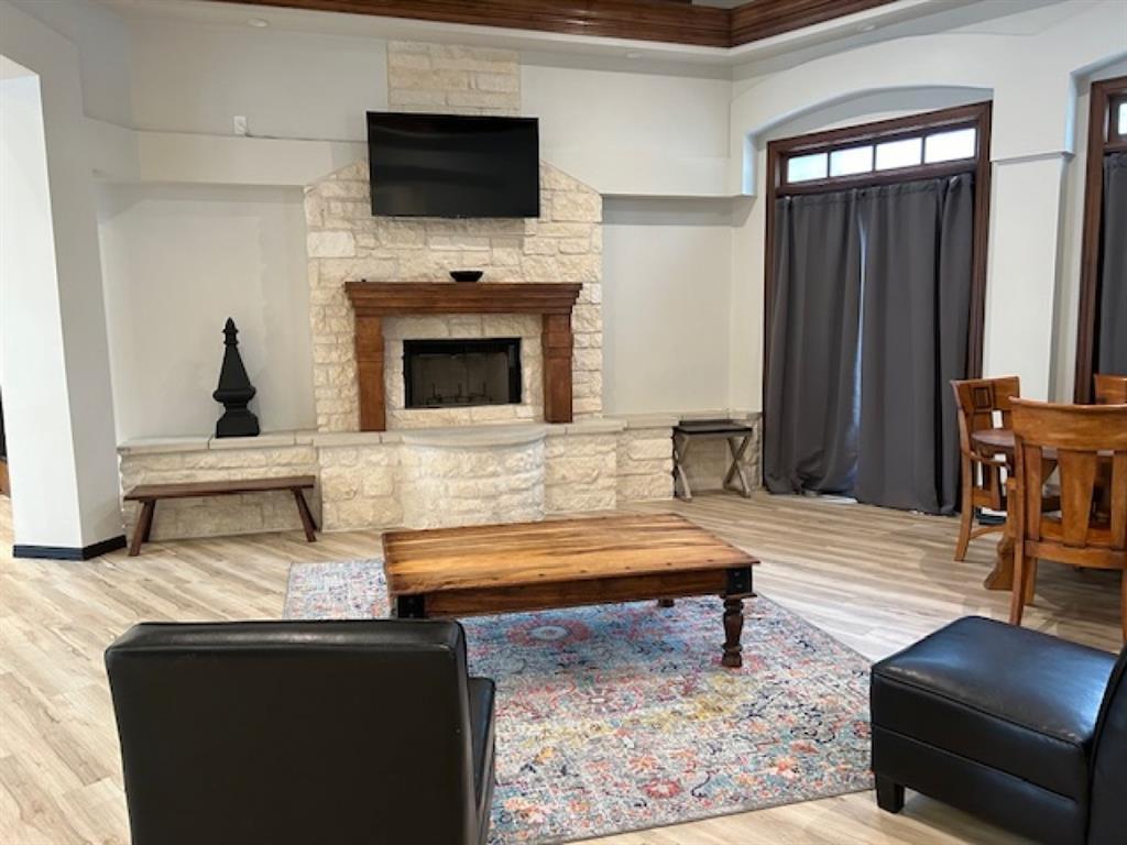 2320 Gracy Farms LN # 812