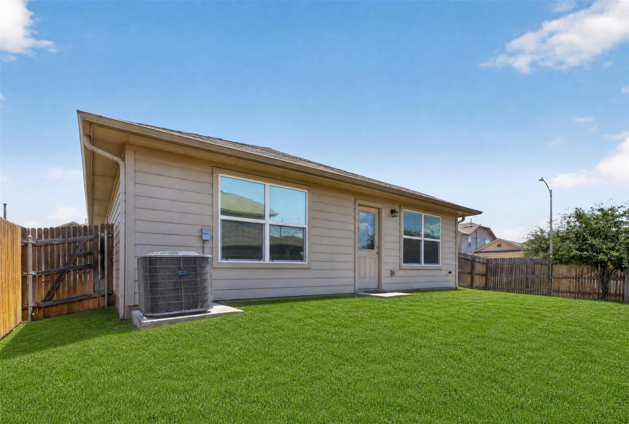 13800 Levy LN